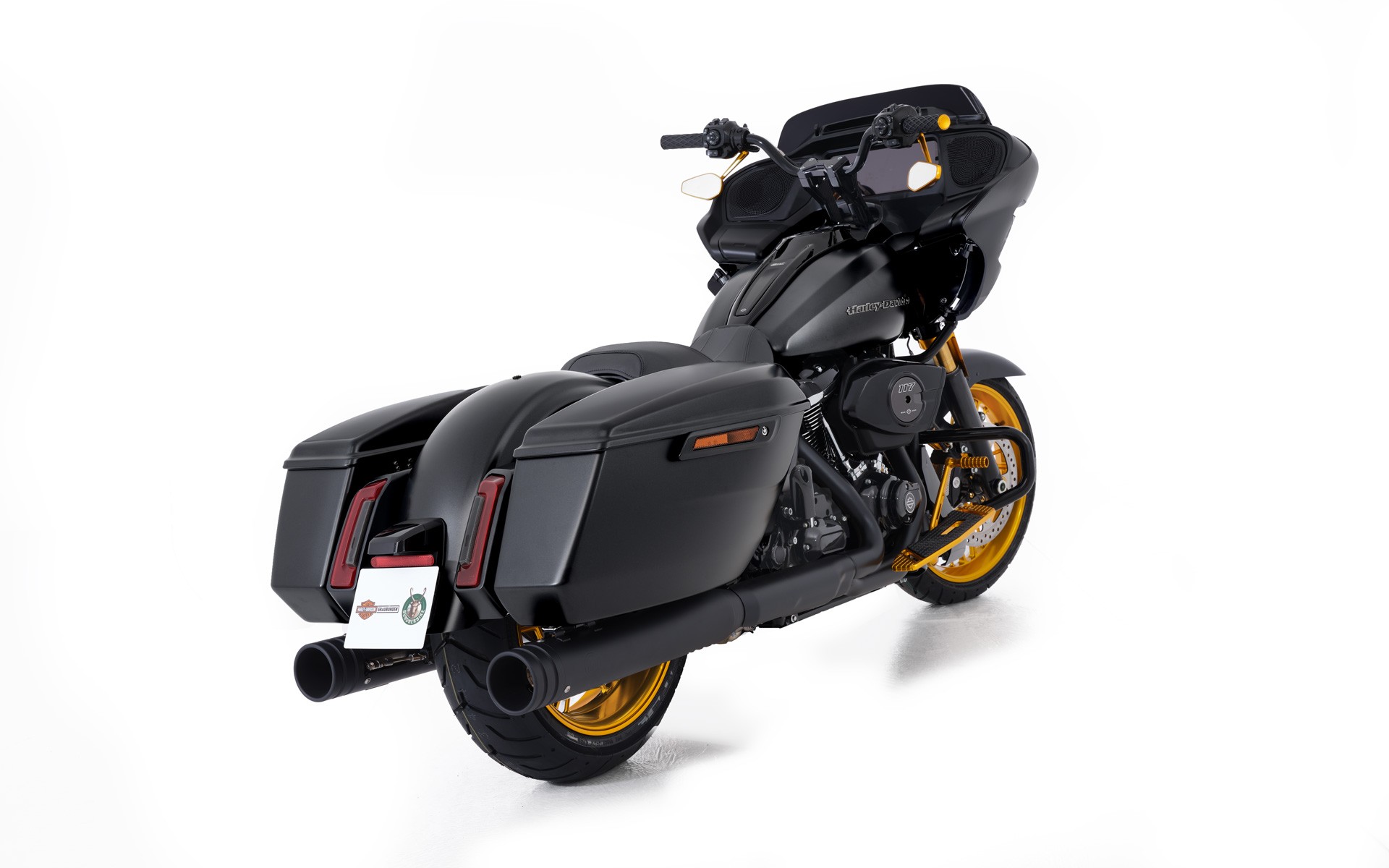 HARLEY-DAVIDSON FLTRX Road Glide Black Finish 117-showroom-element-3