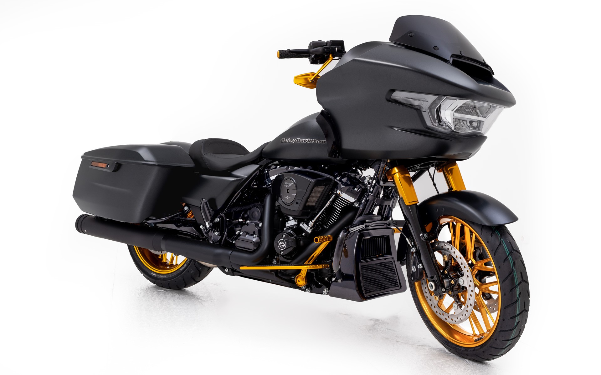 HARLEY-DAVIDSON FLTRX Road Glide Black Finish 117-showroom-element-1