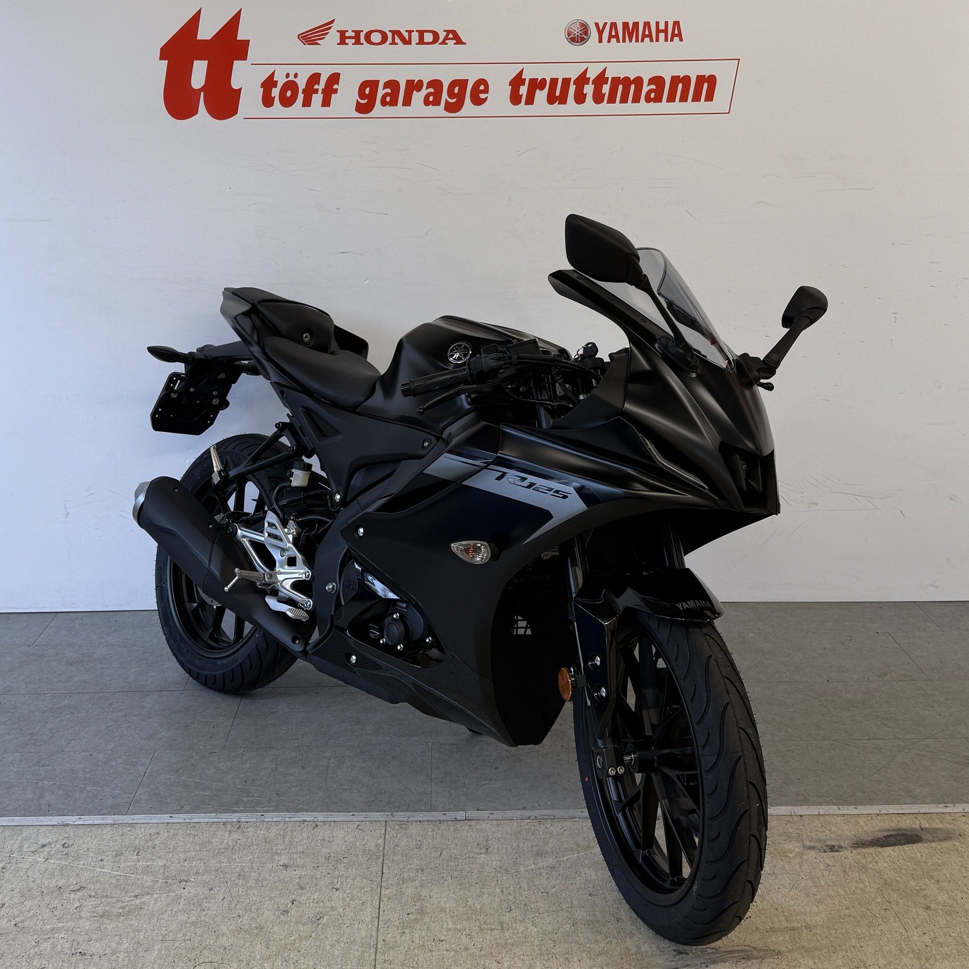 YAMAHA YZF-R 125 ABS-showroom-element-2