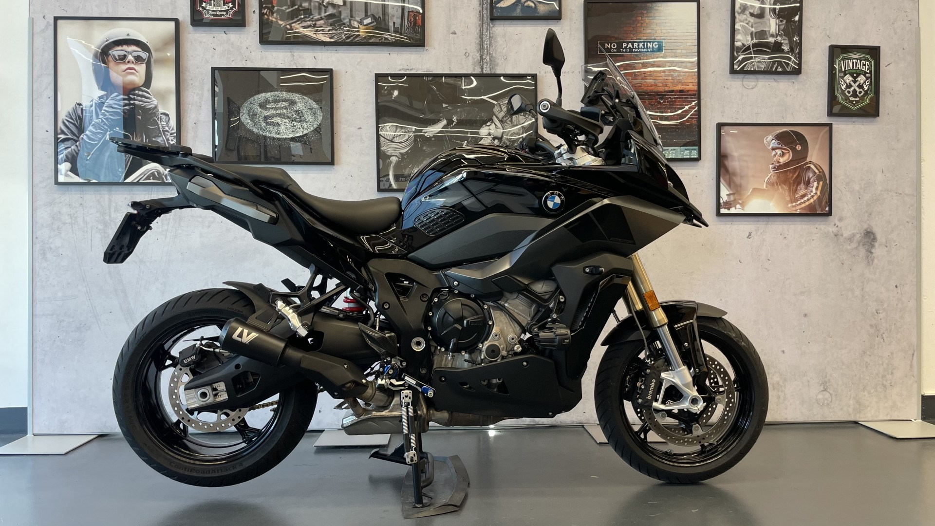 BMW S 1000 XR Triple Black
