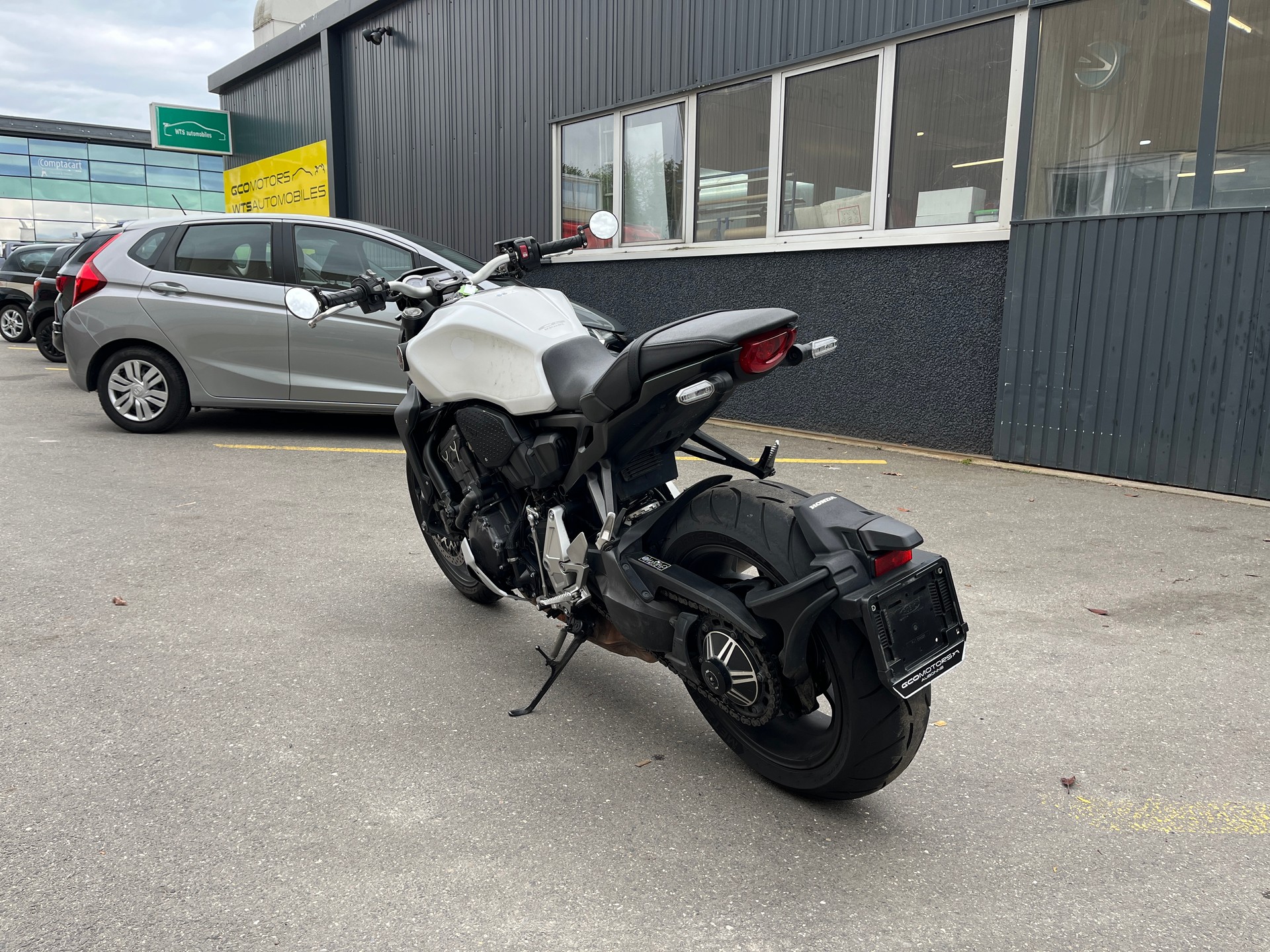 HONDA CB 1000 R ABS-showroom-element-3