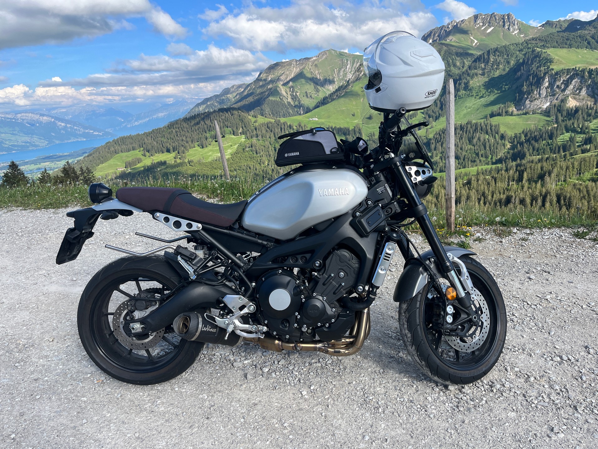 YAMAHA XSR 900-image-1
