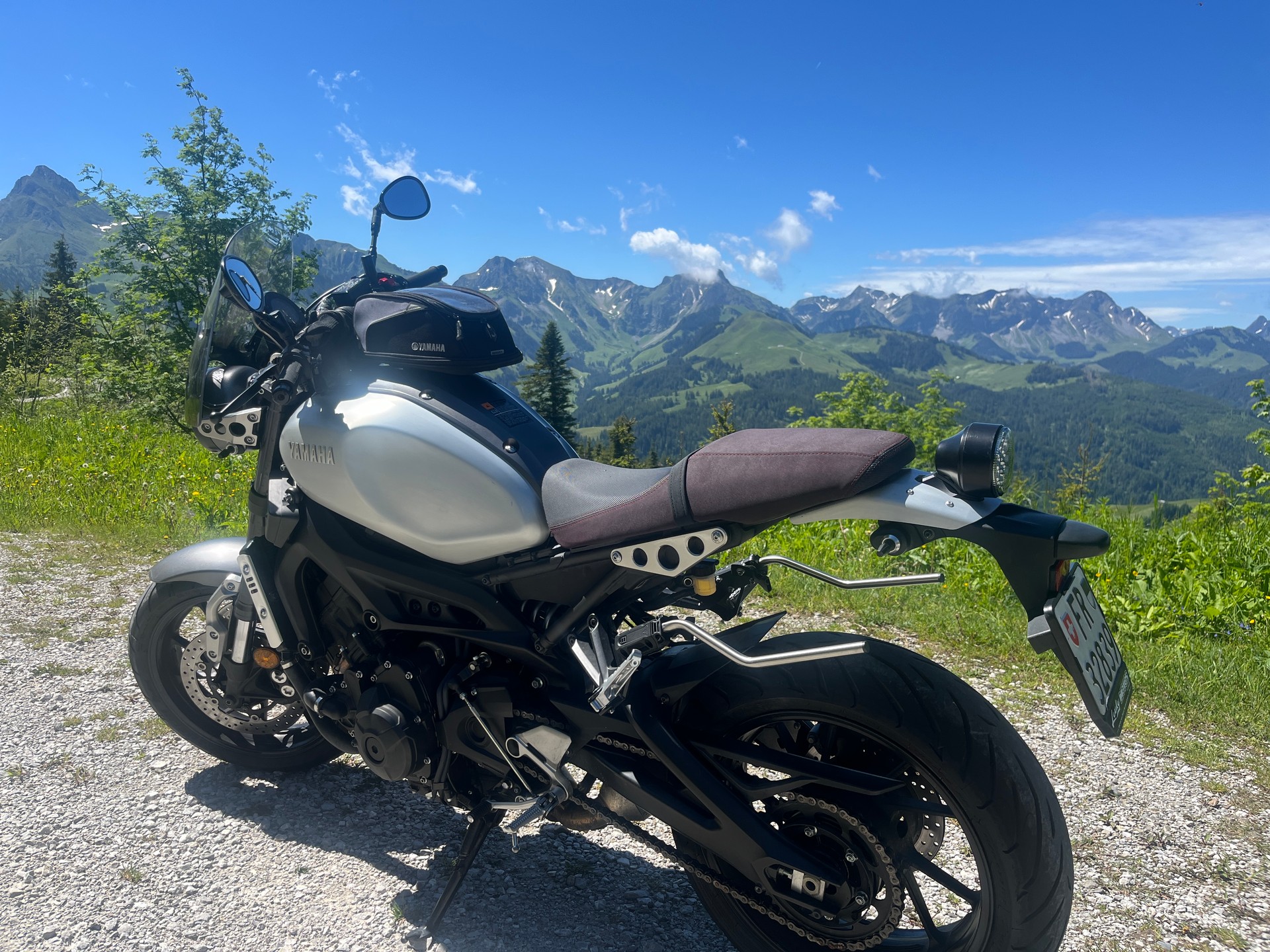 YAMAHA XSR 900-image-3