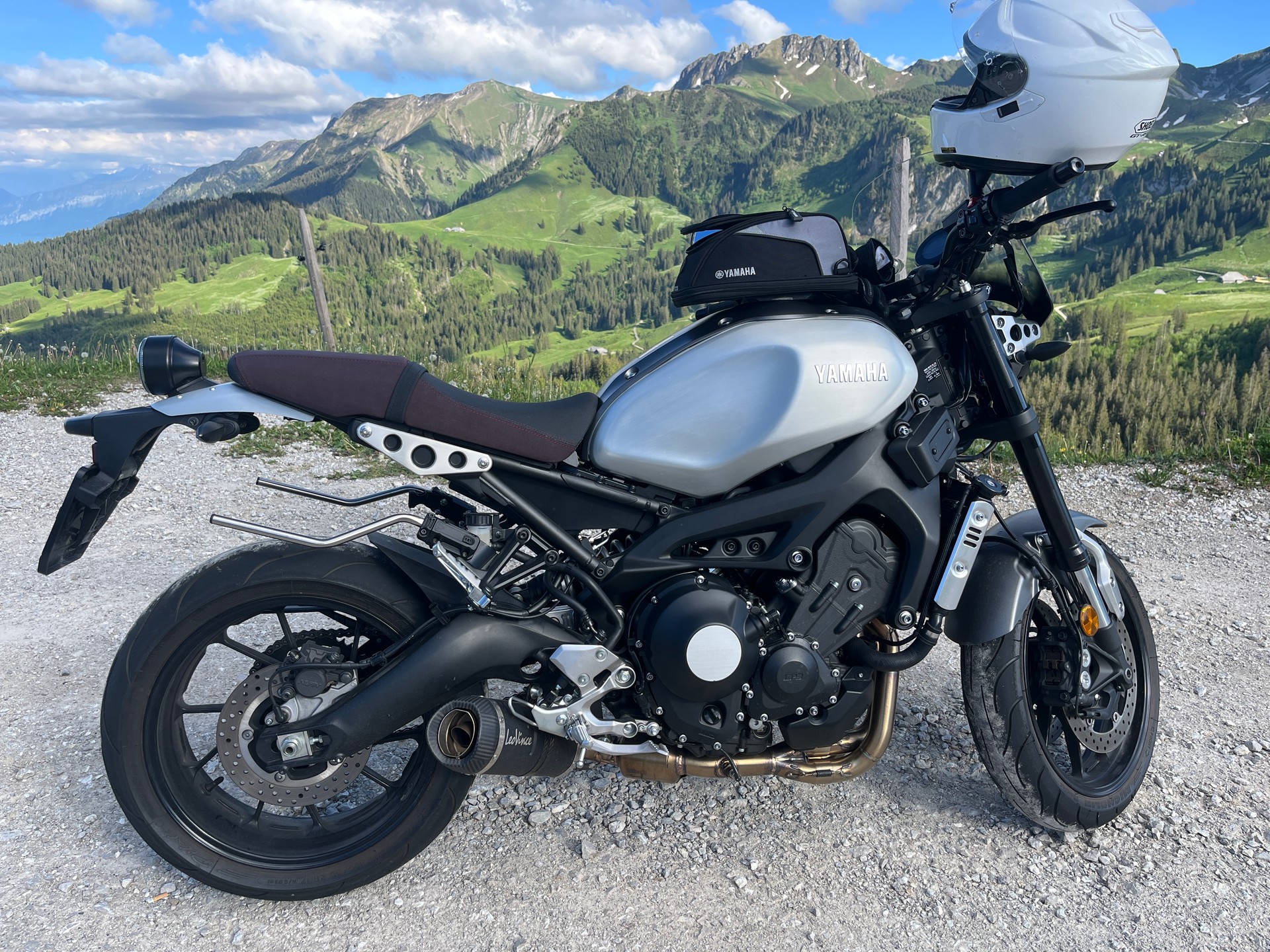 YAMAHA XSR 900-image-2