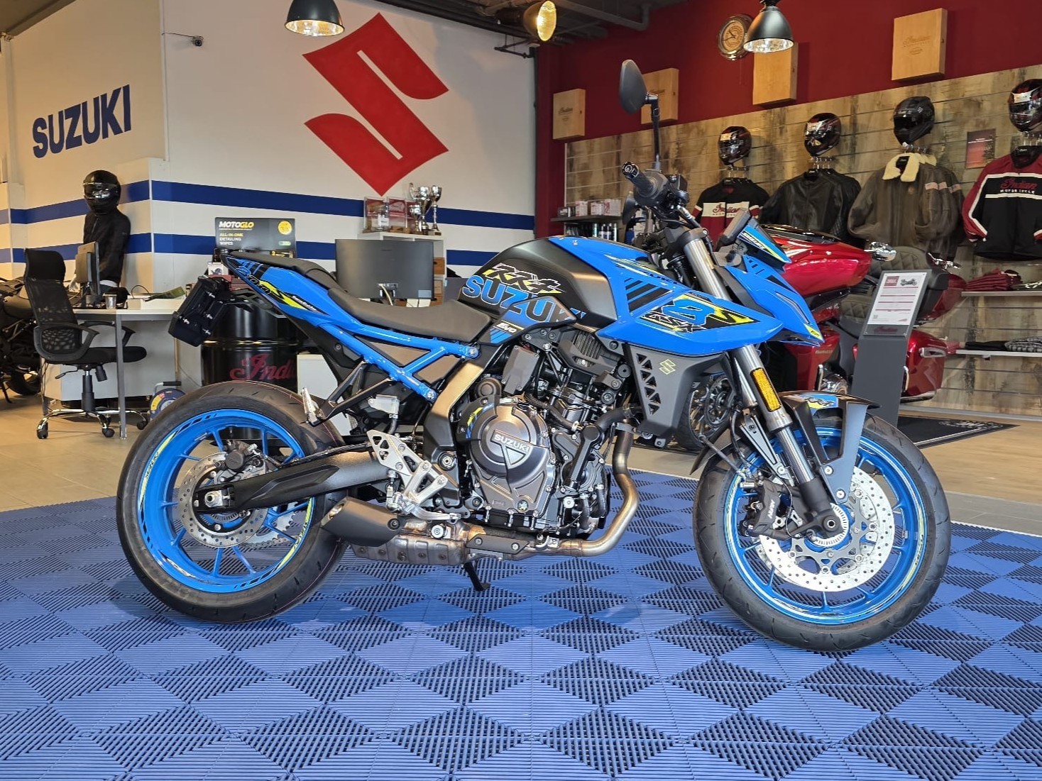 SUZUKI GSX 8 S EVO