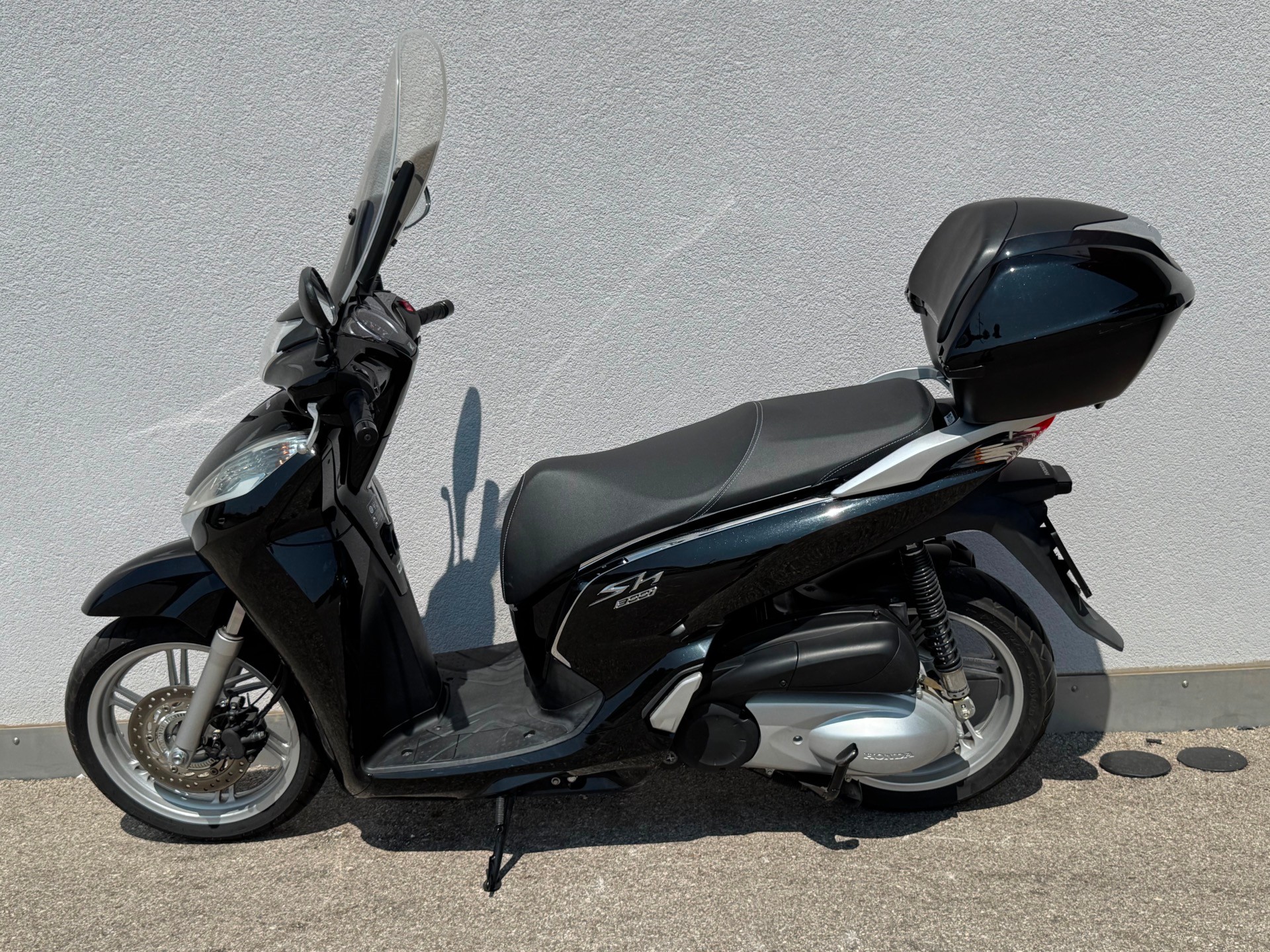 HONDA SH 300 i ABS-image-7