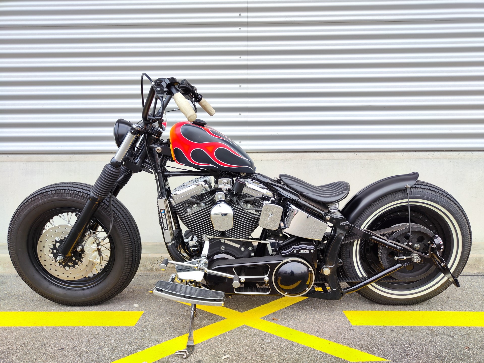 HARLEY-DAVIDSON Softail Standard-showroom-element-1