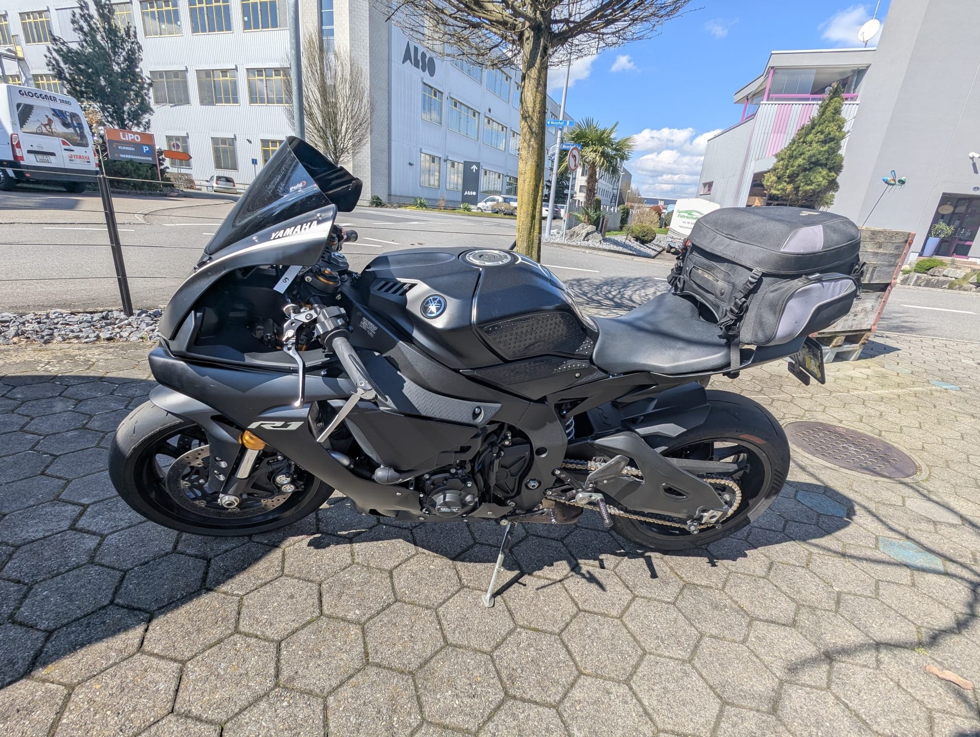 YAMAHA YZF-R1 ABS