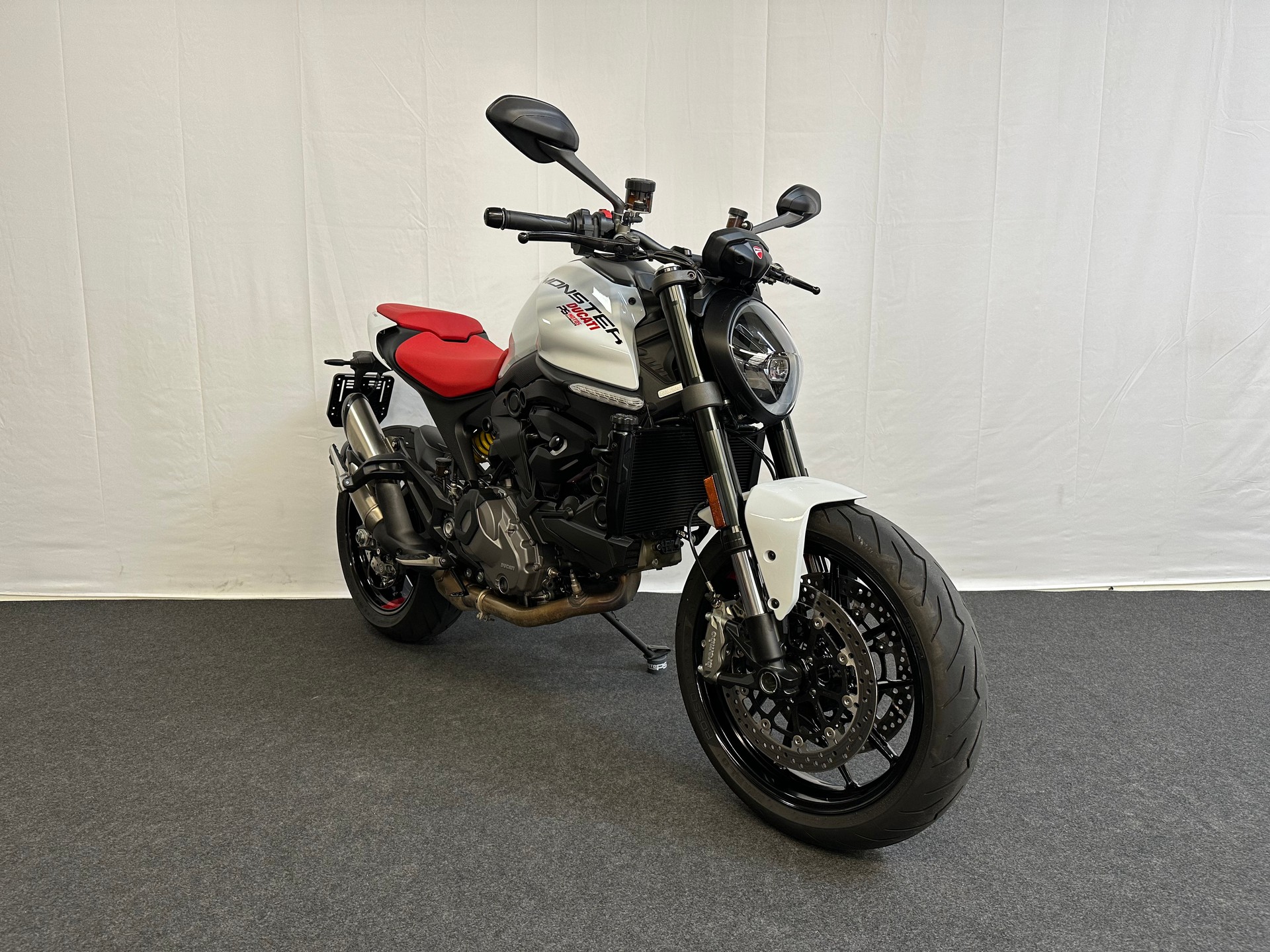 DUCATI Monster 937 (35KW)-showroom-element-1