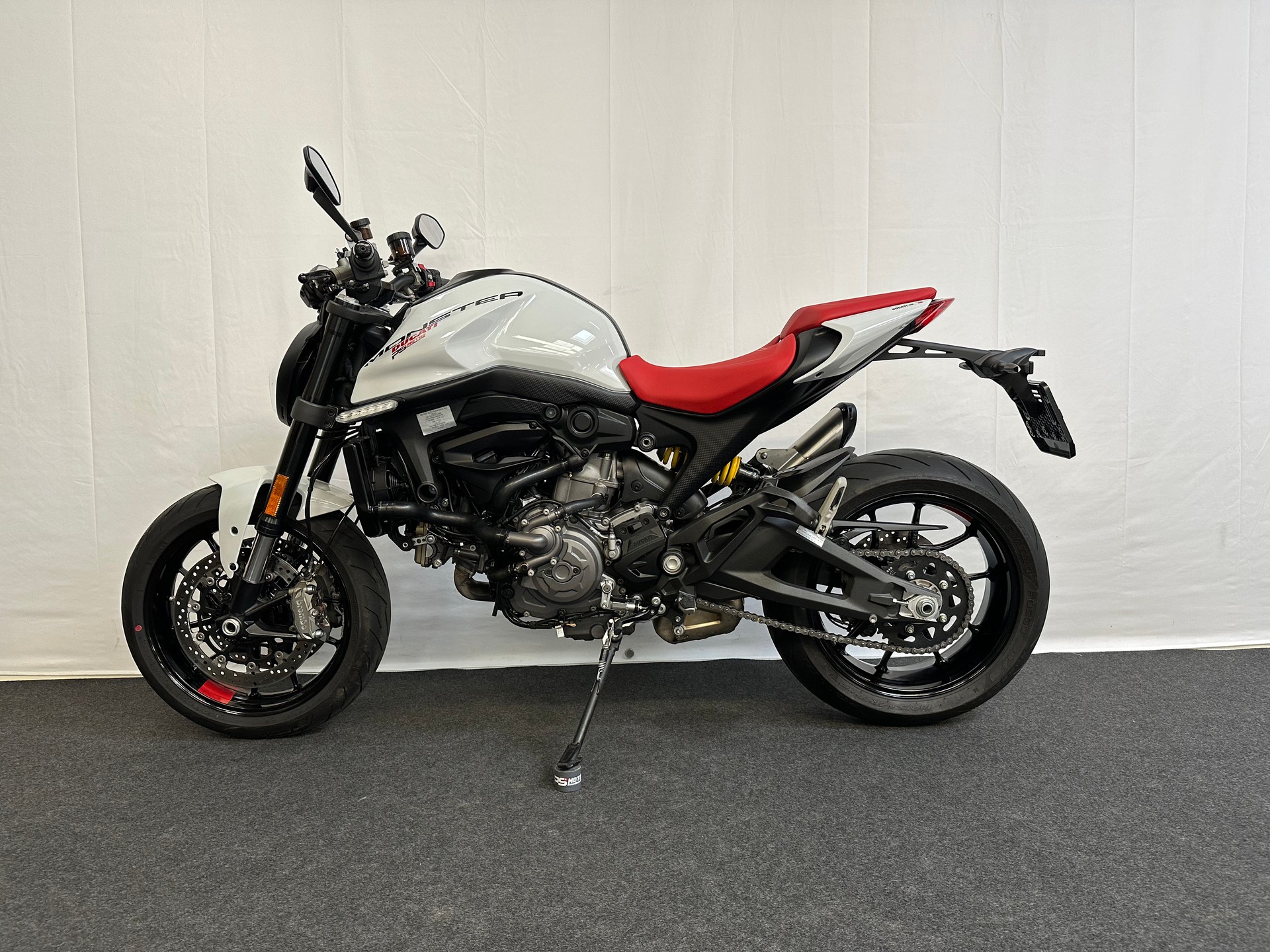 DUCATI Monster 937 (35KW)-showroom-element-3