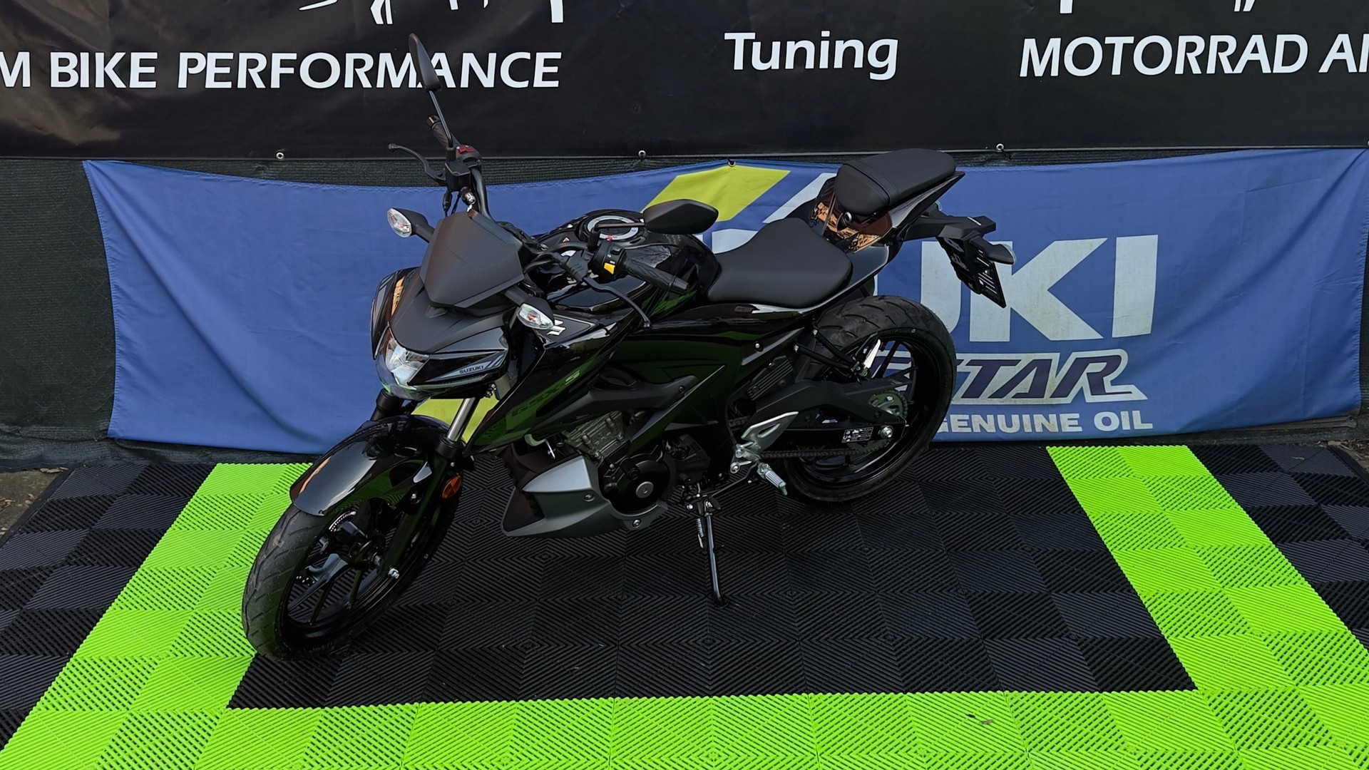 SUZUKI GSX-S 125-showroom-element-1