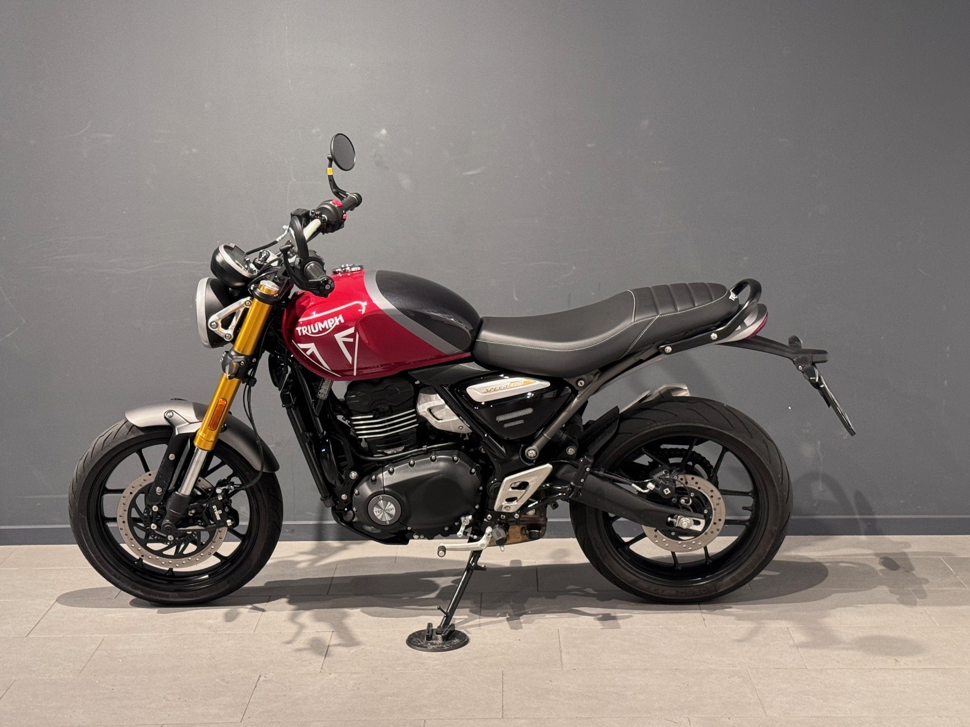 TRIUMPH Speed 400-showroom-element-3