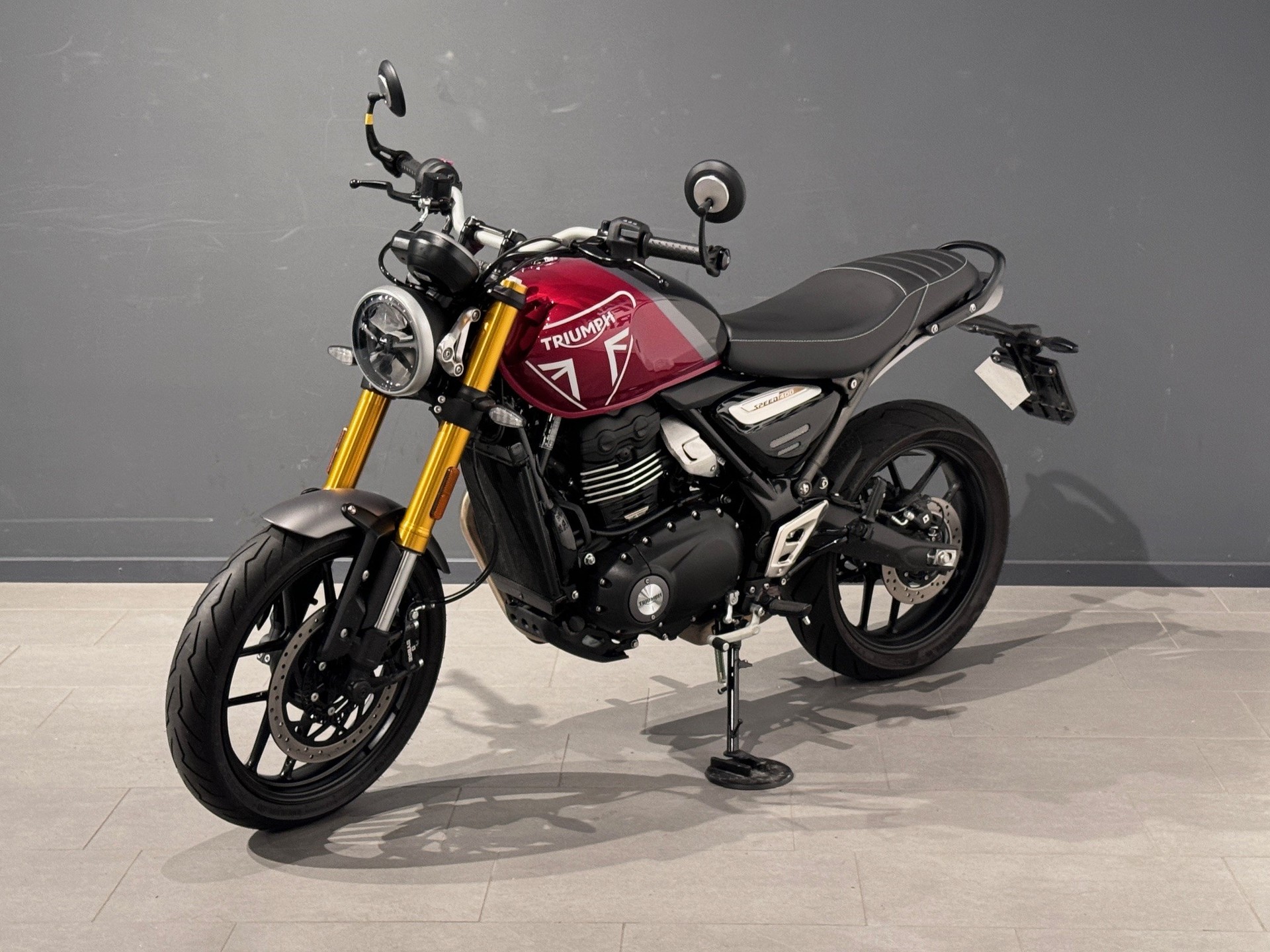 TRIUMPH Speed 400-showroom-element-2