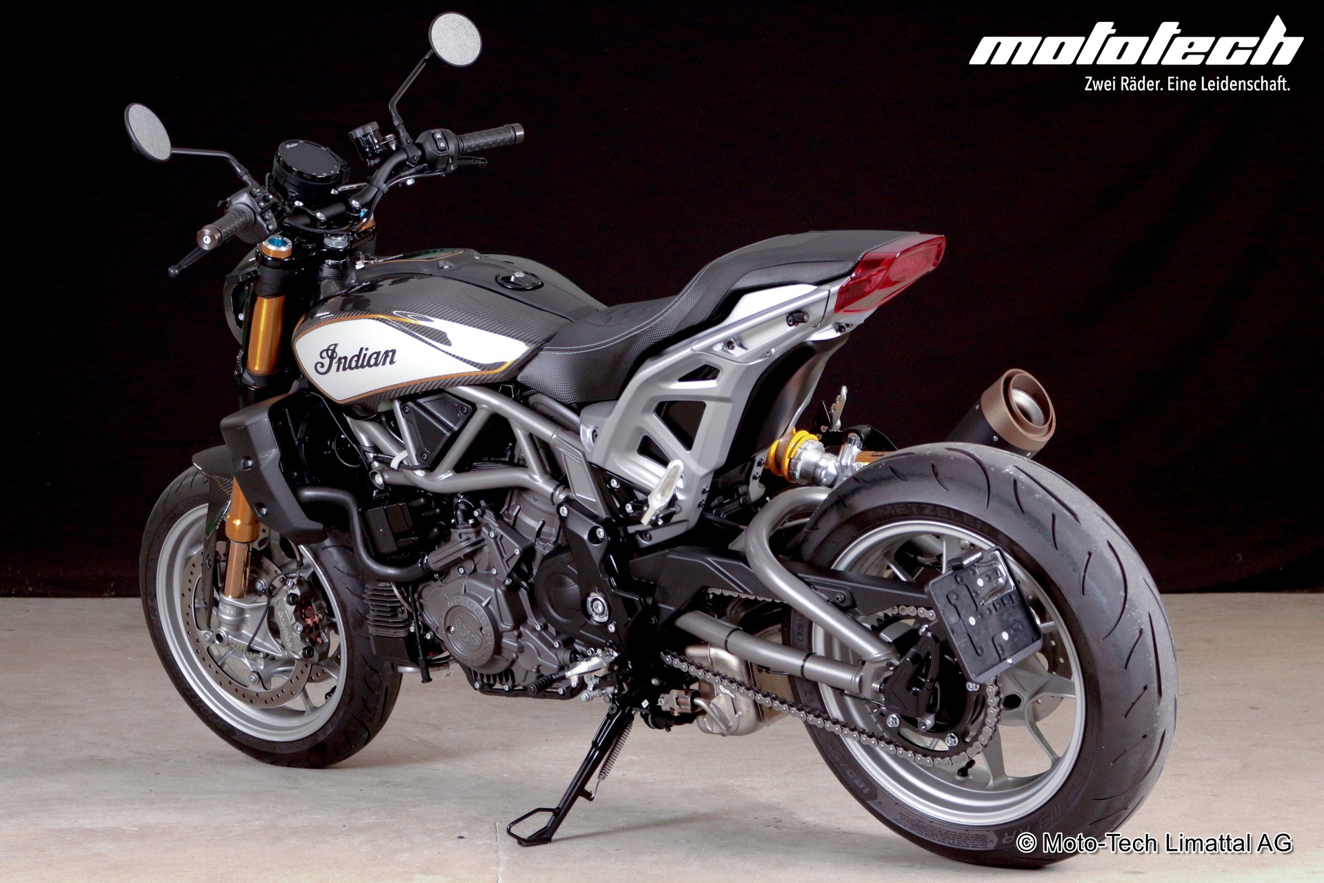 INDIAN FTR R Carbon-showroom-element-3