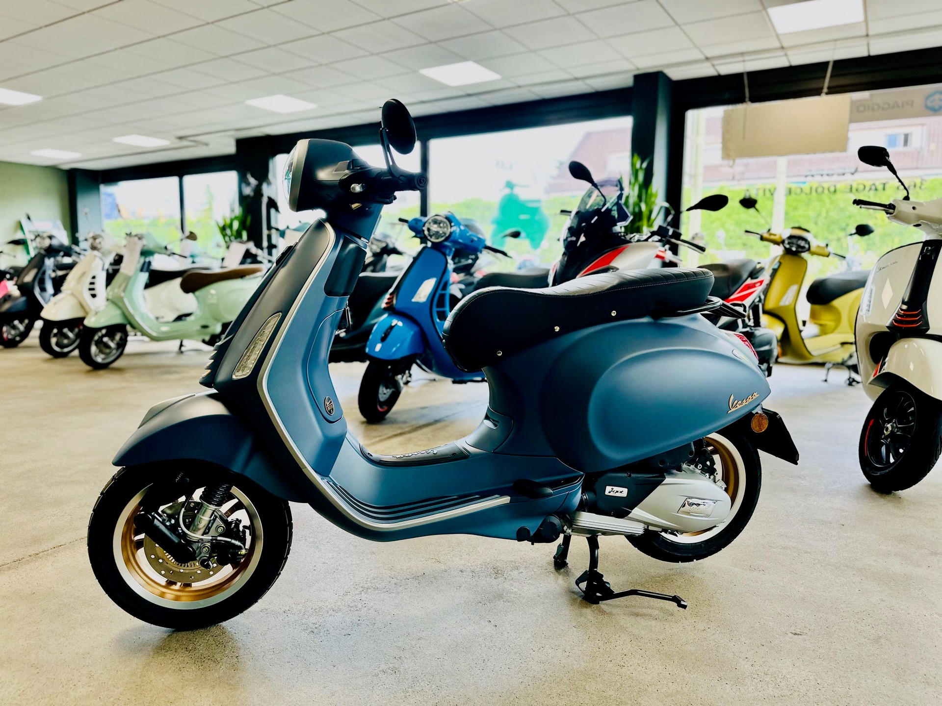 PIAGGIO Vespa 125 Primavera-image-5