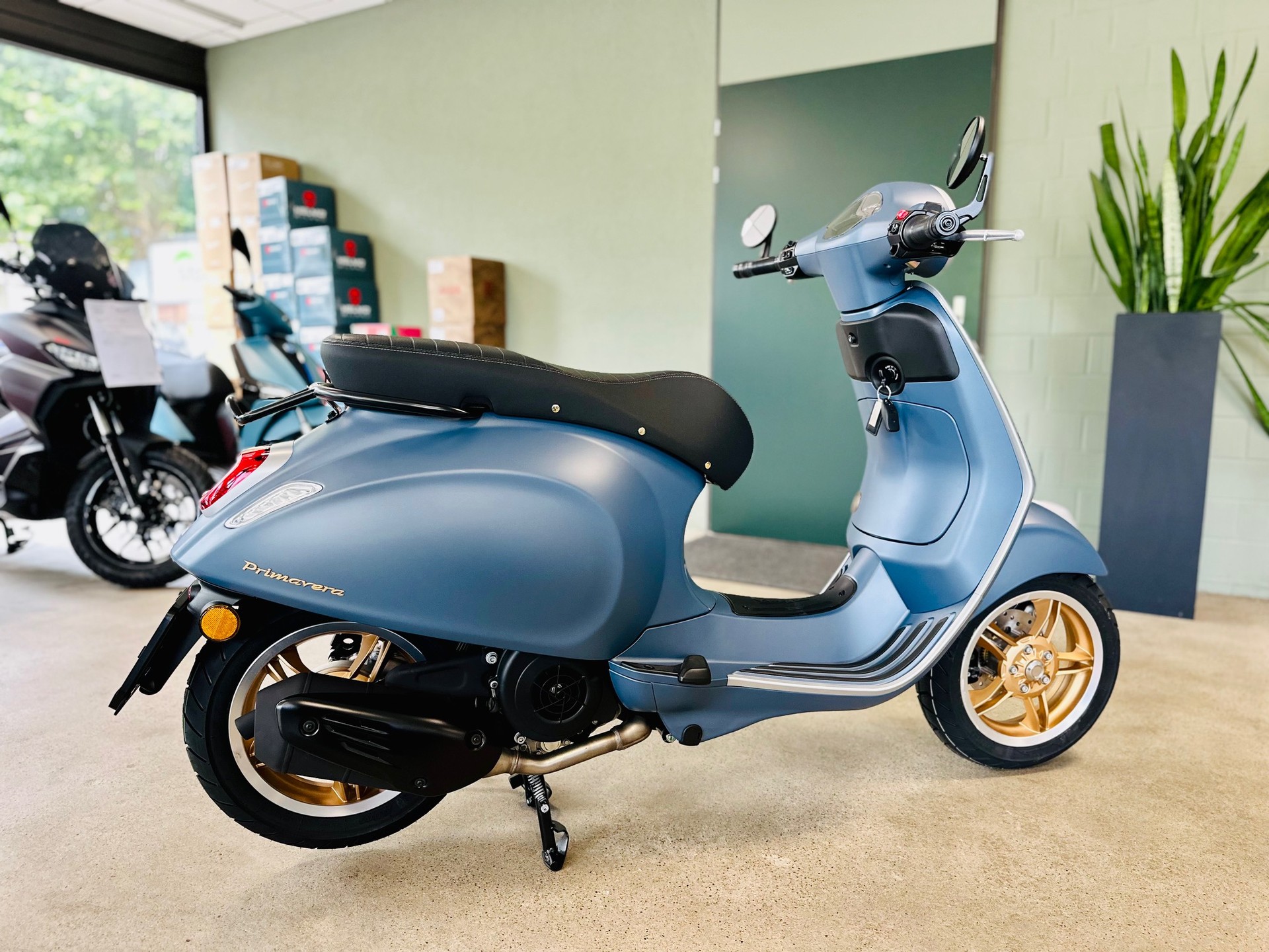 PIAGGIO Vespa 125 Primavera-image-2