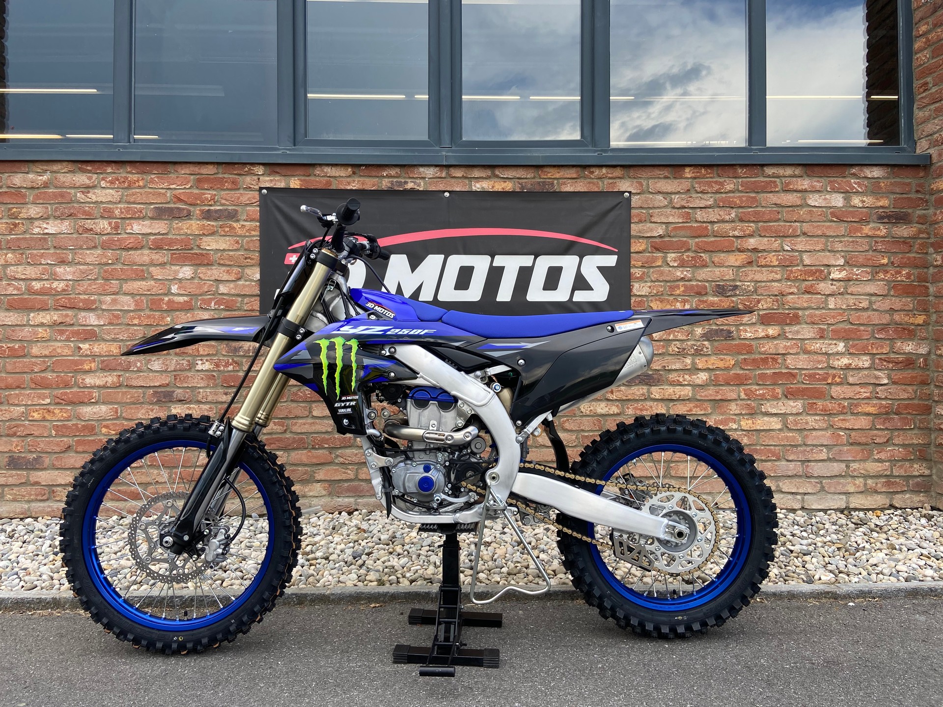 YAMAHA YZ250F Monster Energy Racing Edition-showroom-element-2