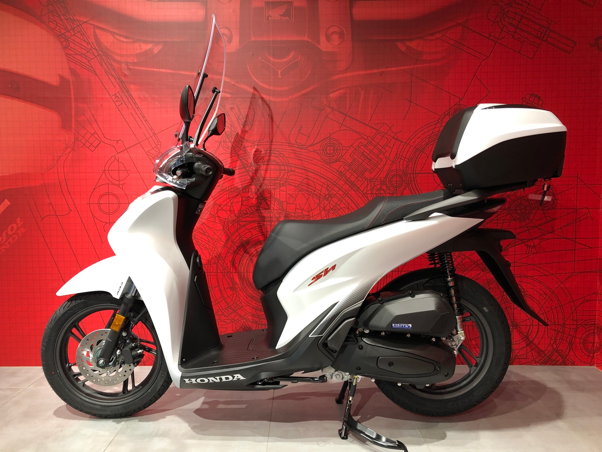 HONDA SH 125 Sporty-showroom-element-2