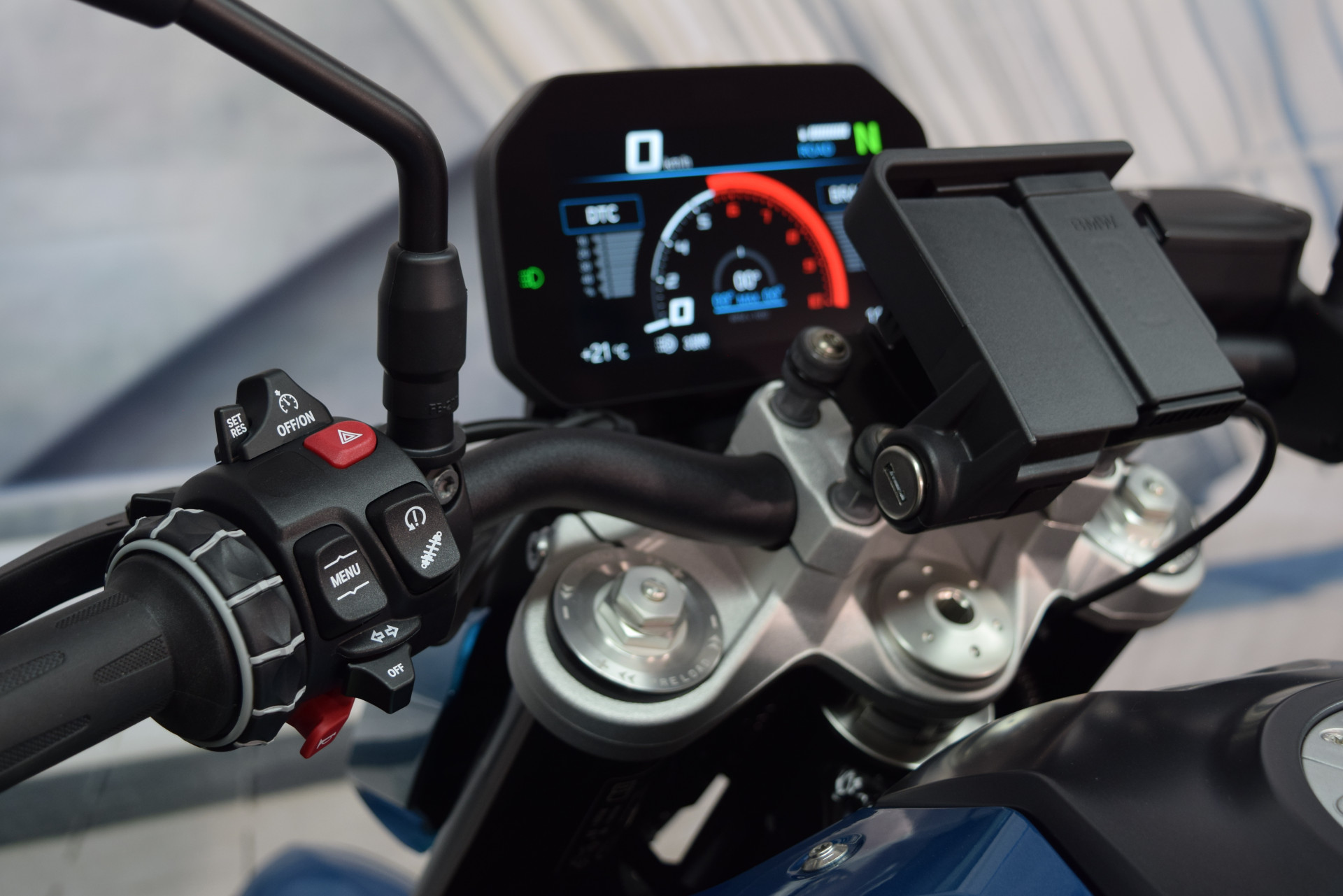 BMW F 900 R Vollausstattung - Sofort verfügbar!-image-6