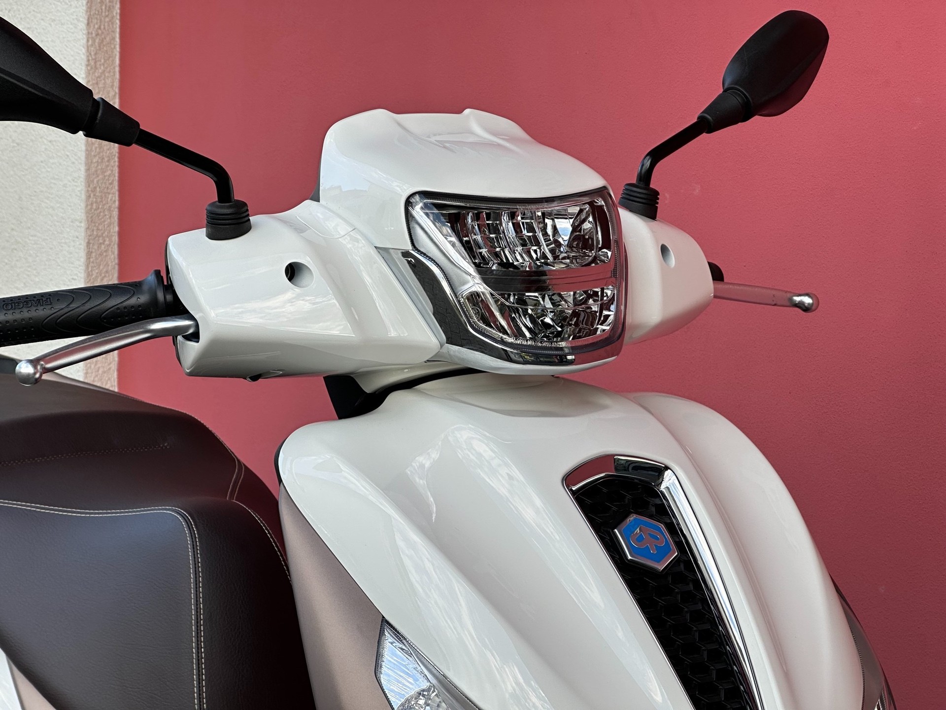 PIAGGIO Medley 125-showroom-element-1
