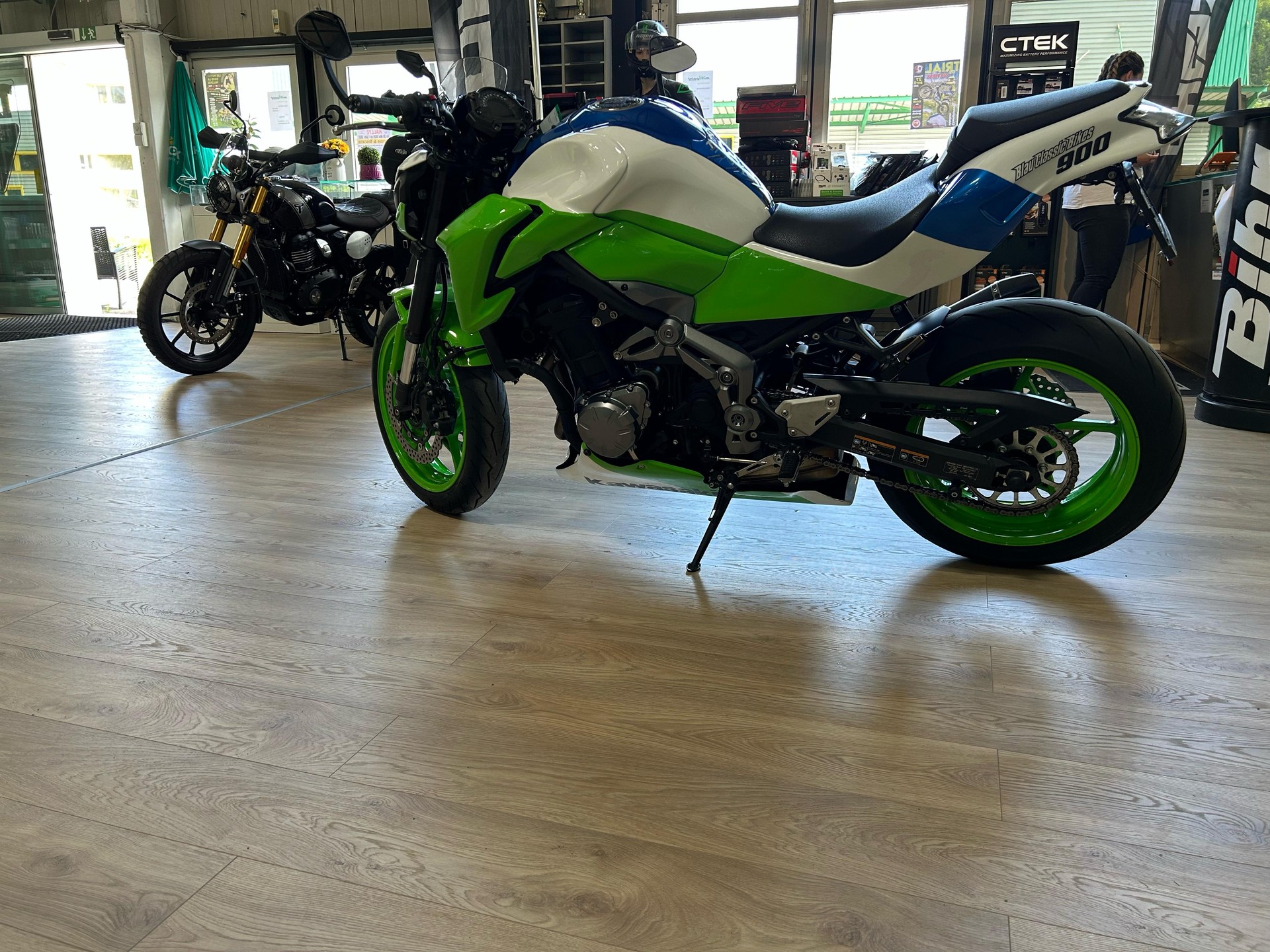 KAWASAKI Z 900-showroom-element-3