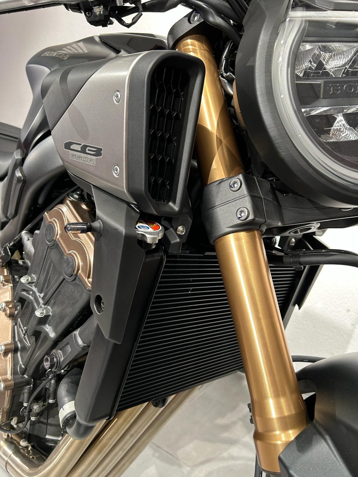 HONDA CB 650 R-image-1