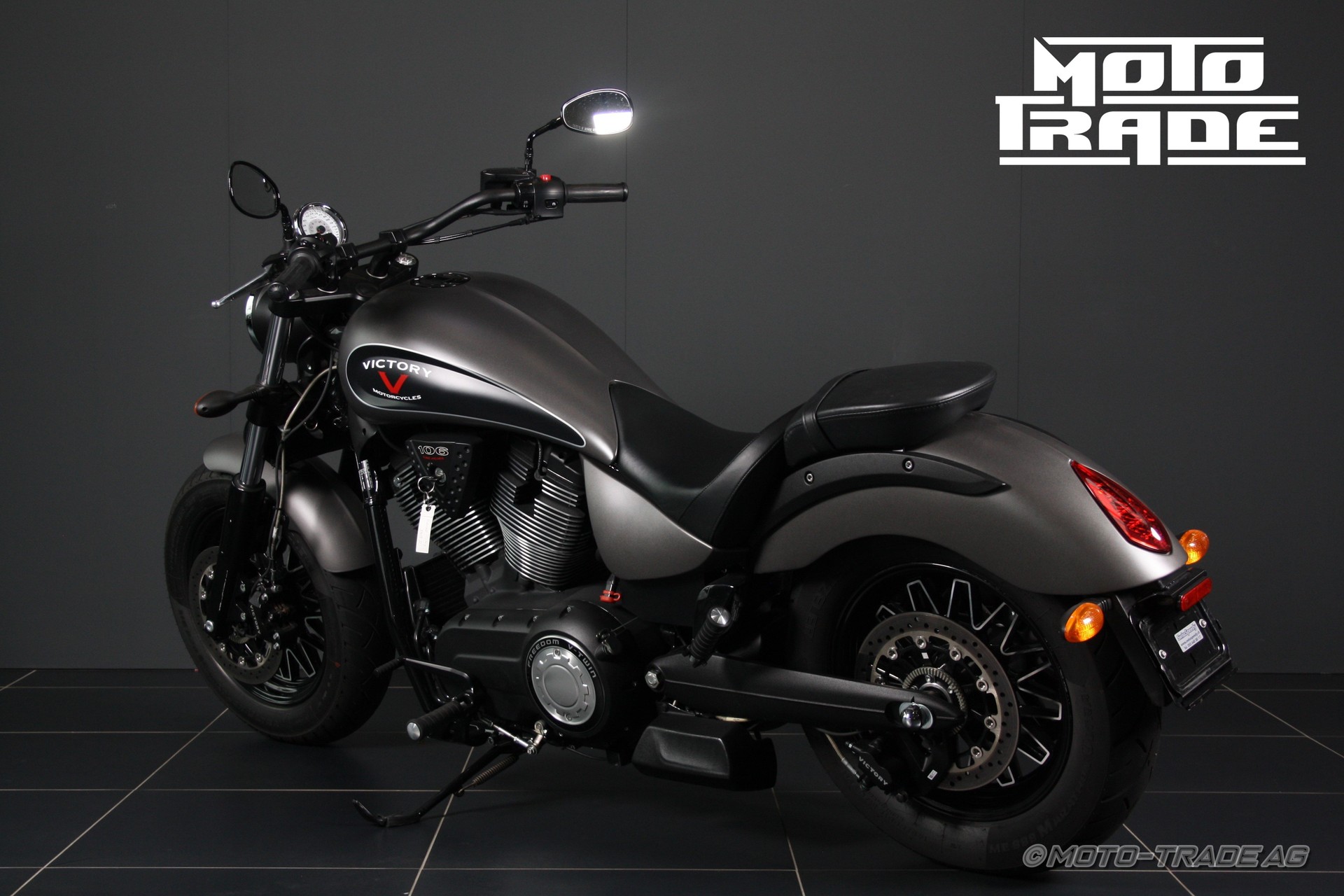 VICTORY Gunner ABS-showroom-element-3