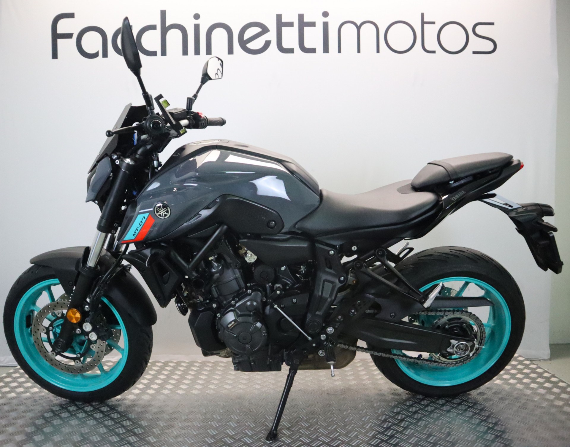 YAMAHA MT-07-showroom-element-1