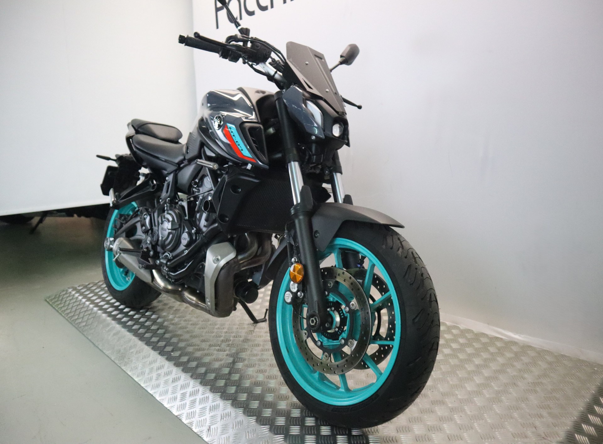 YAMAHA MT-07-showroom-element-3