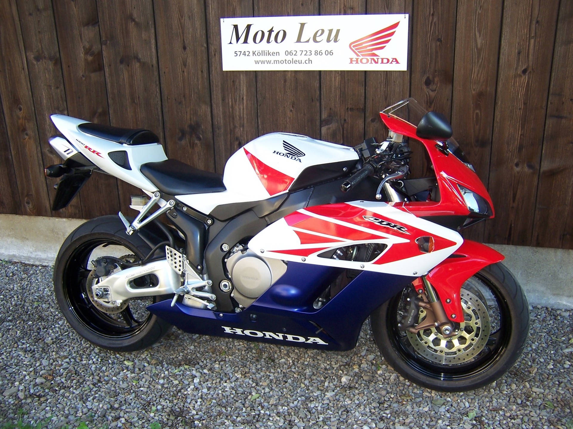 HONDA CBR 1000 RR-image-1