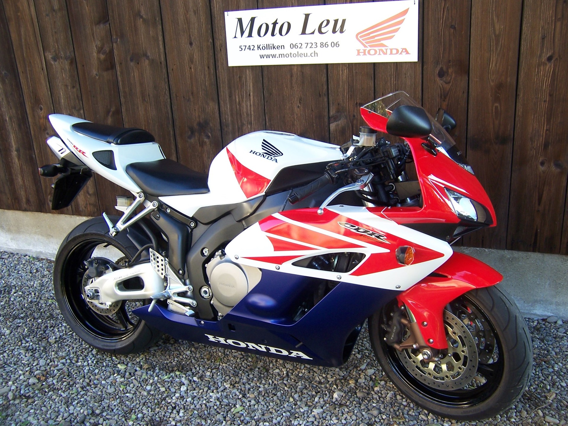 HONDA CBR 1000 RR-image-11