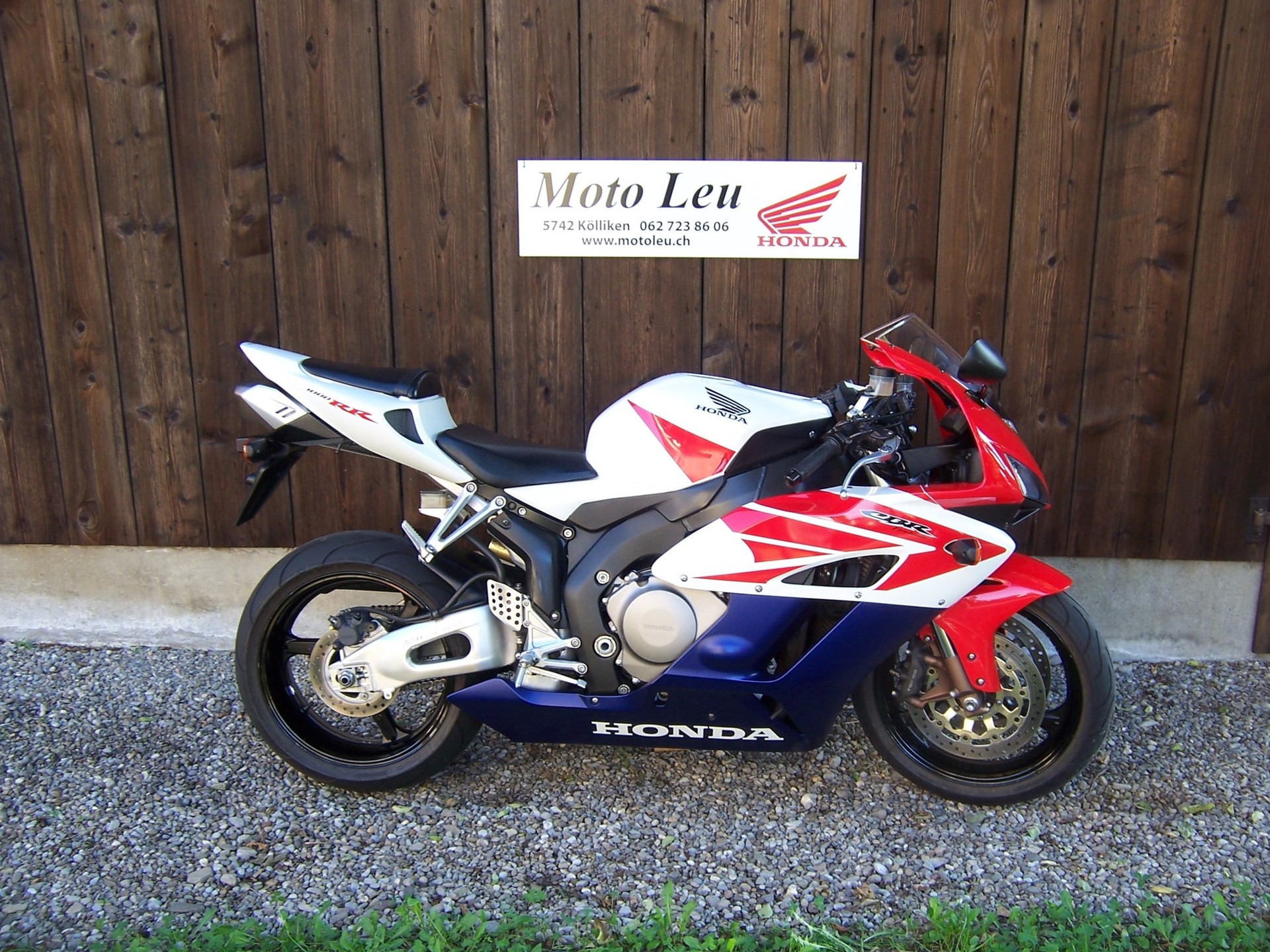 HONDA CBR 1000 RR-image-13