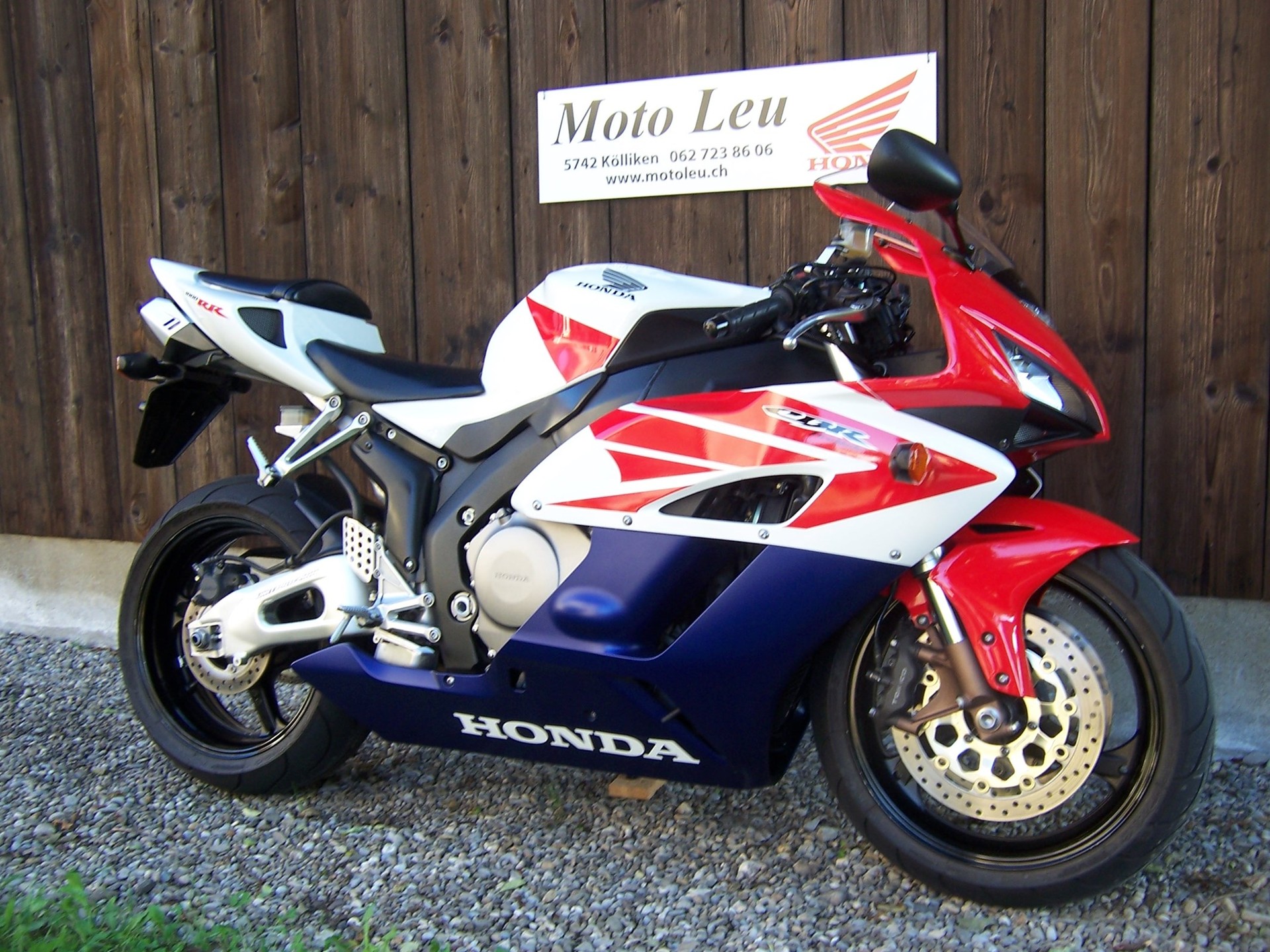 HONDA CBR 1000 RR-image-4