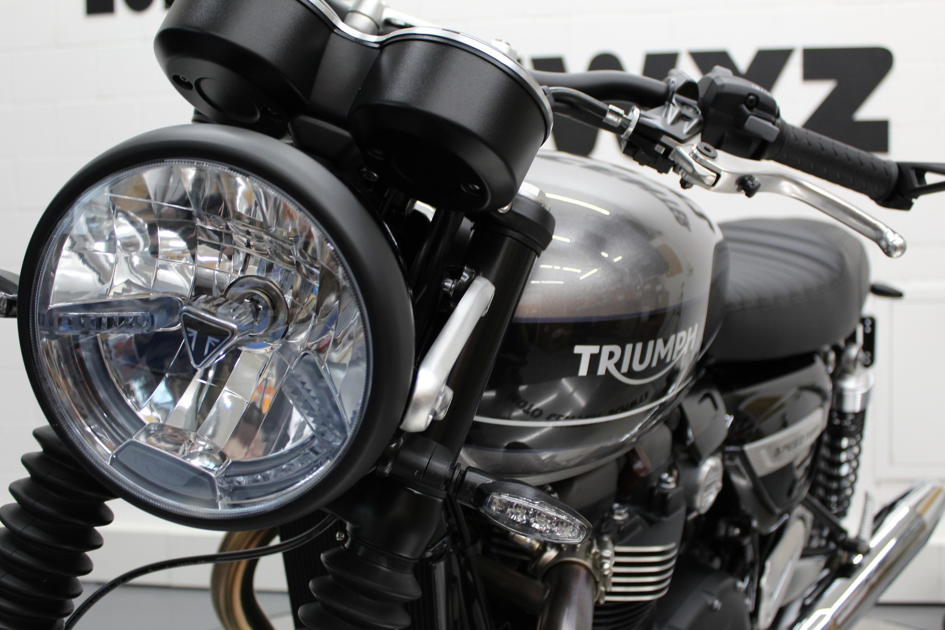 TRIUMPH Speed Twin 1200-image-5