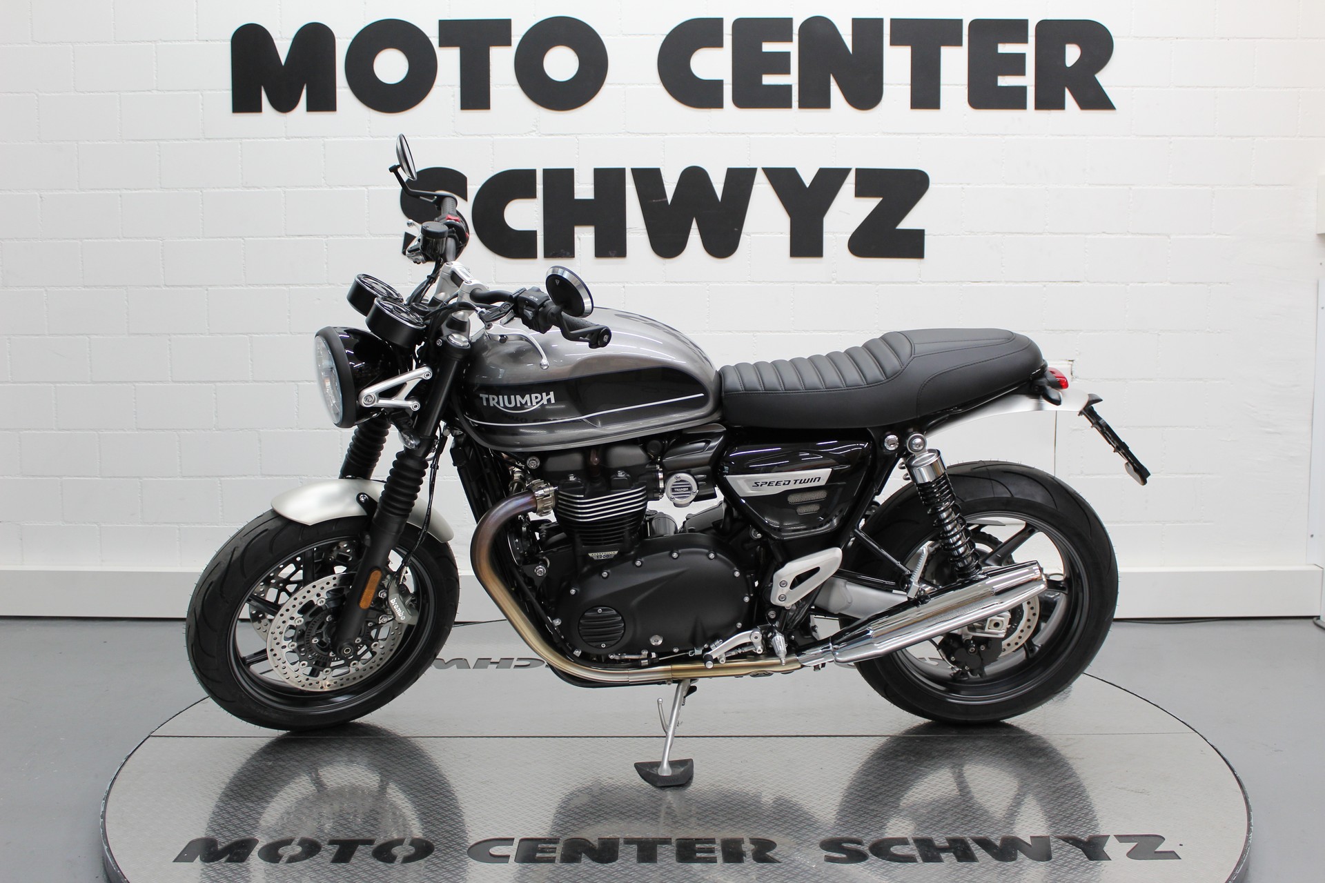 TRIUMPH Speed Twin 1200-image-4