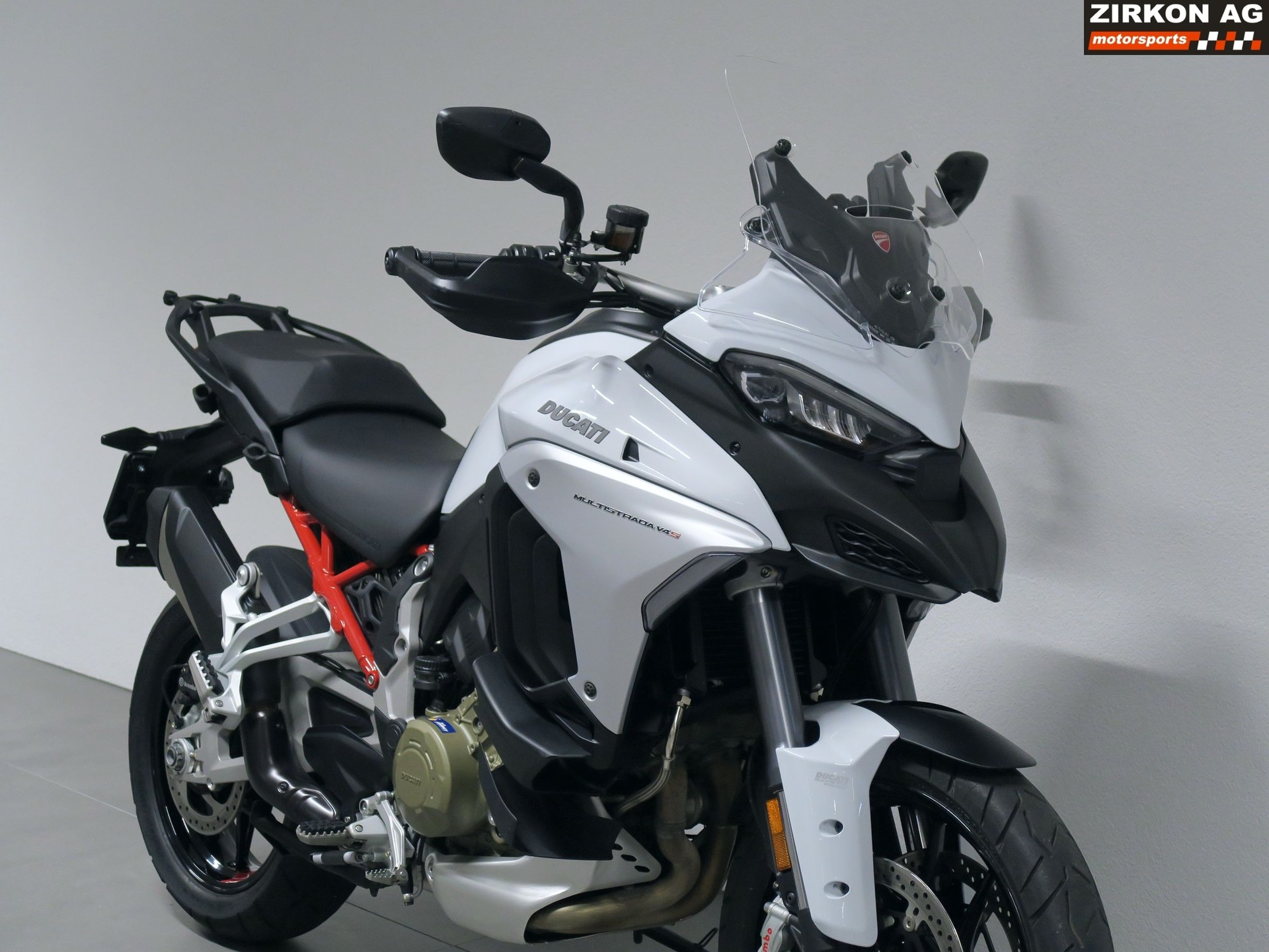 DUCATI Multistrada V4 S Radar-showroom-element-3