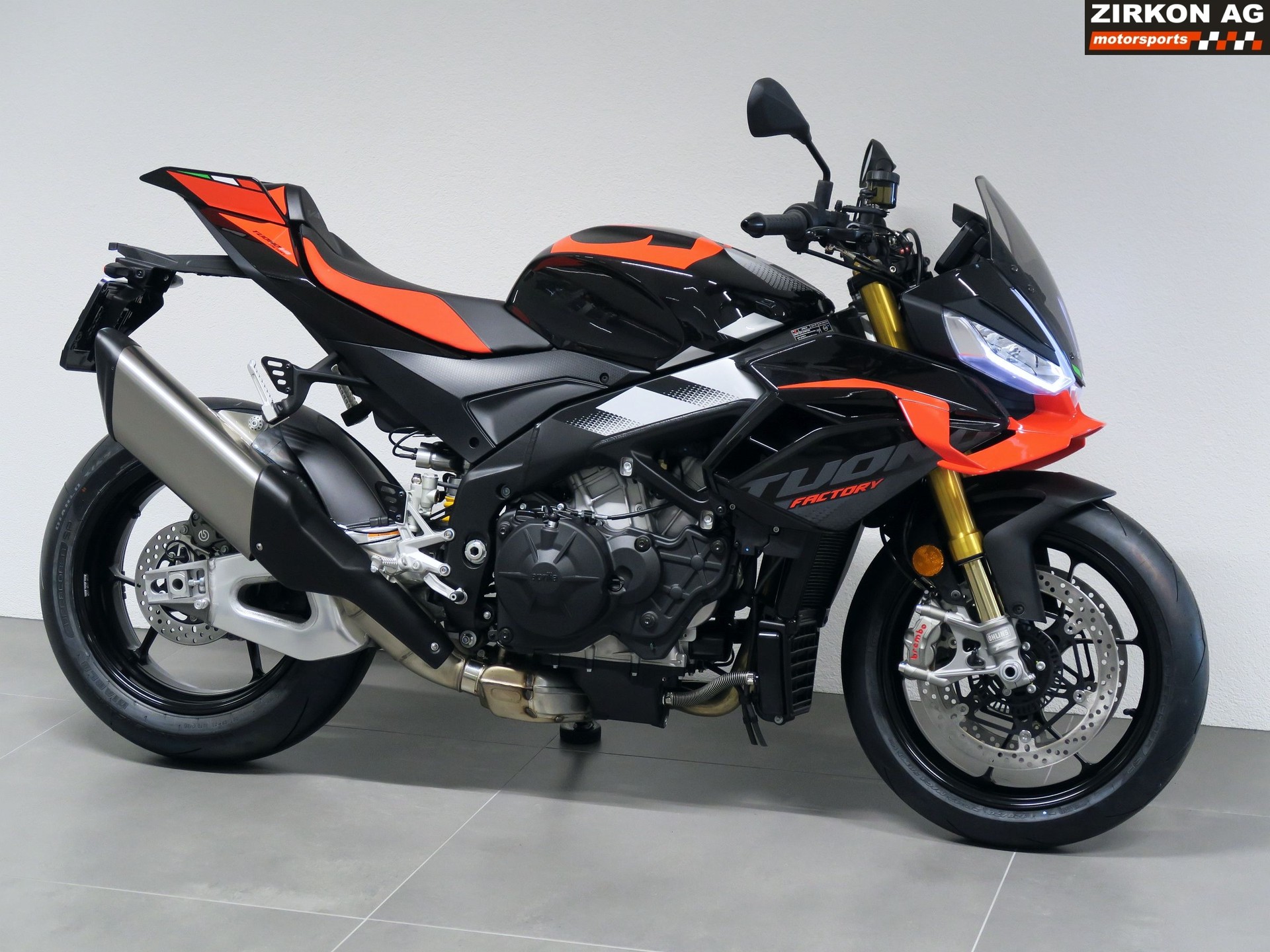 APRILIA Tuono V4 1100 E5+ Factory-showroom-element-1