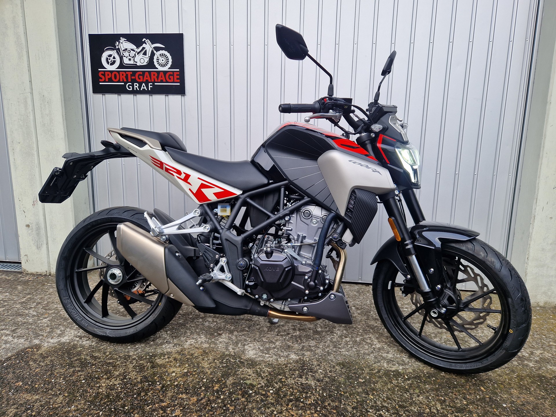 KOVE 321 Naked-showroom-element-3