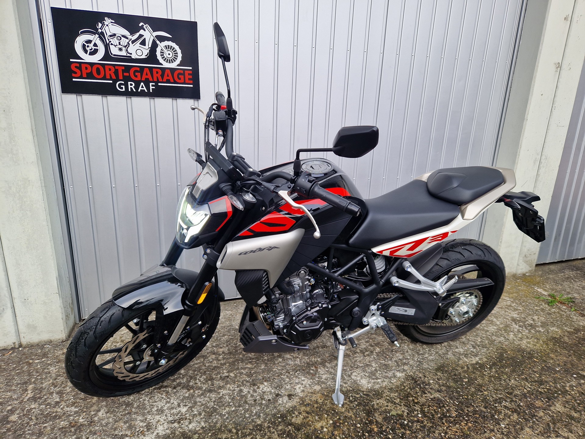 KOVE 321 Naked-showroom-element-1