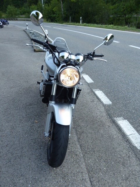 HONDA CB 900 F Hornet-showroom-element-1