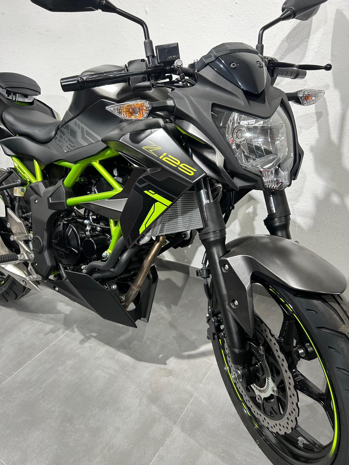KAWASAKI Z 125-showroom-element-1