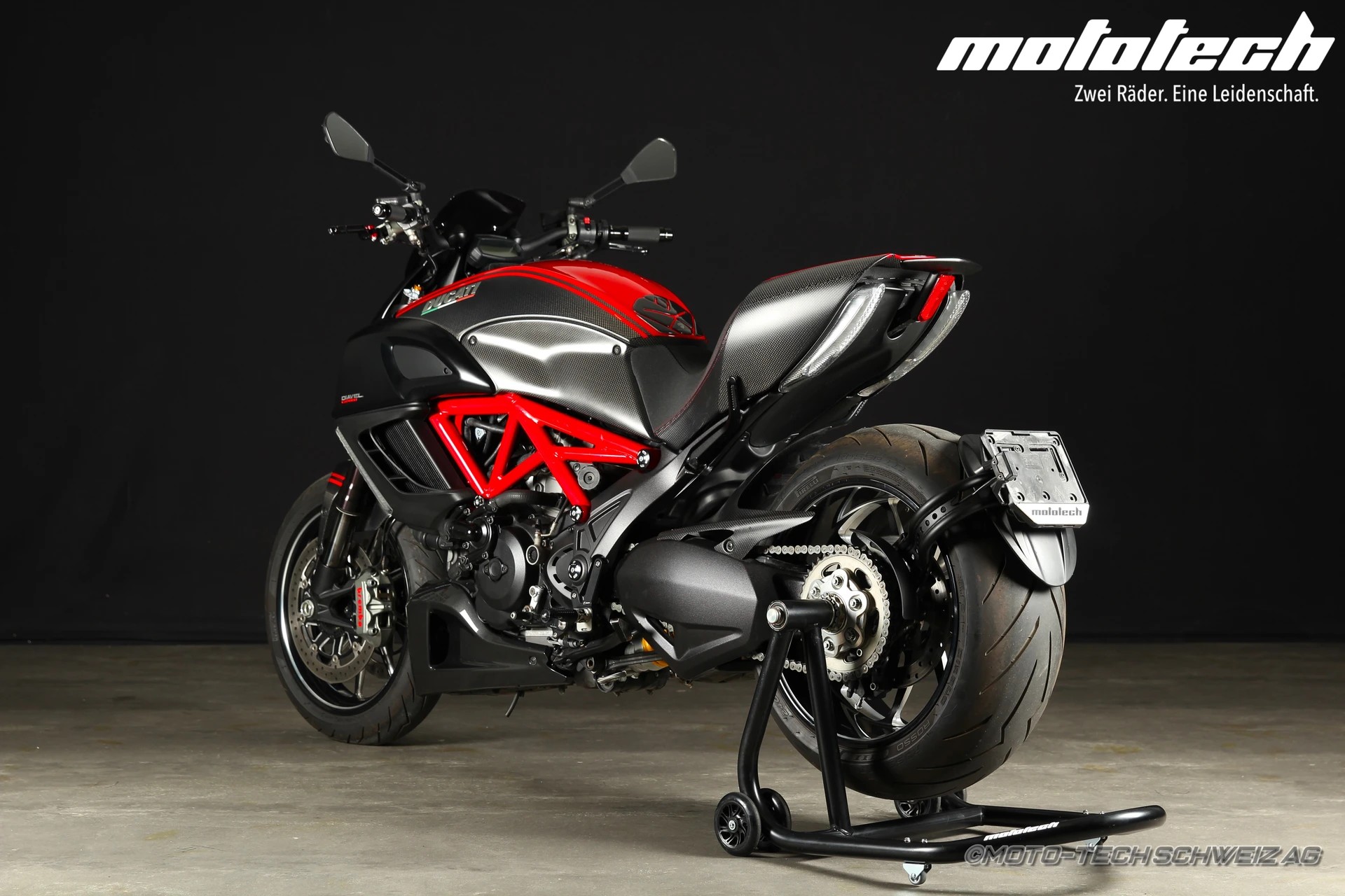 DUCATI Diavel 1200 Carbon TERMIGNONI-showroom-element-3
