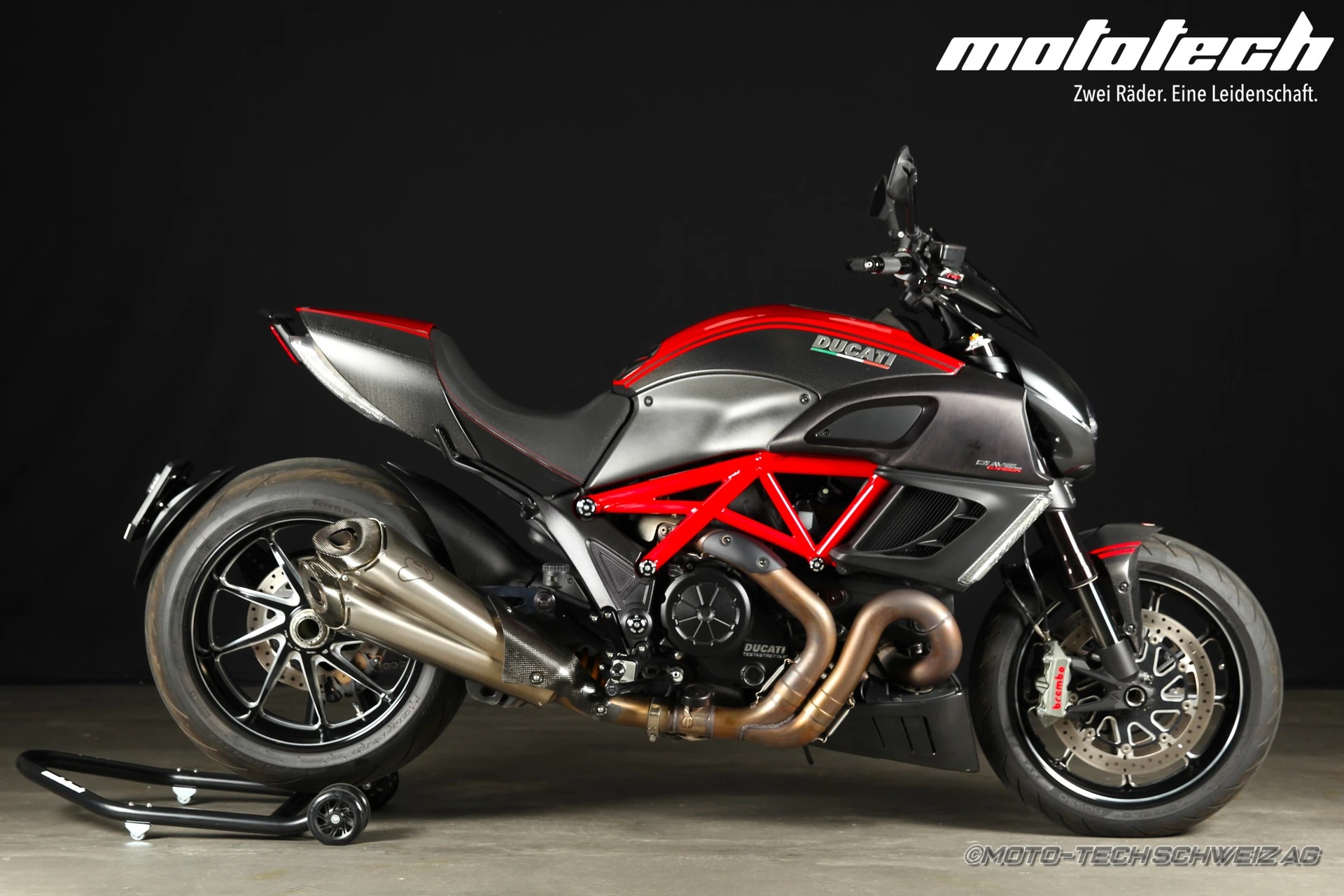 DUCATI Diavel 1200 Carbon TERMIGNONI-showroom-element-1