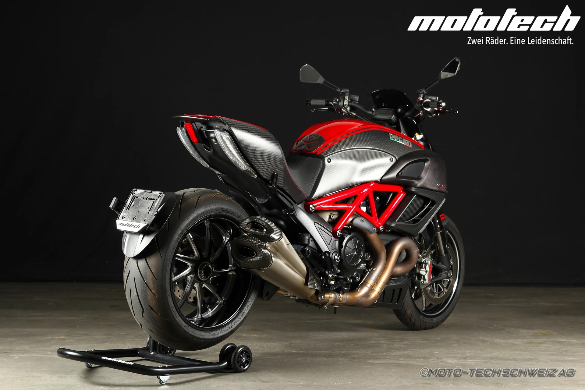 DUCATI Diavel 1200 Carbon TERMIGNONI-showroom-element-2