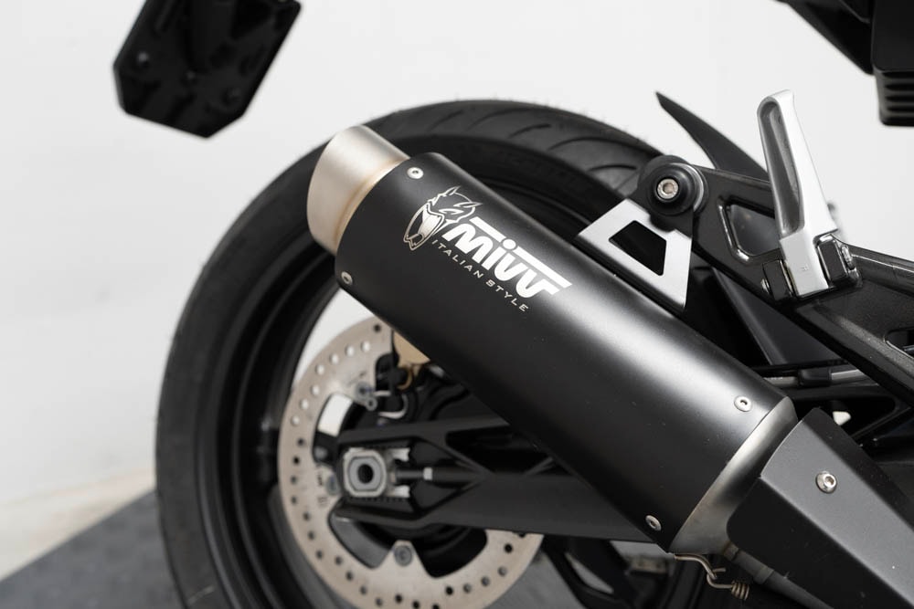 BMW G 310 R-showroom-element-3