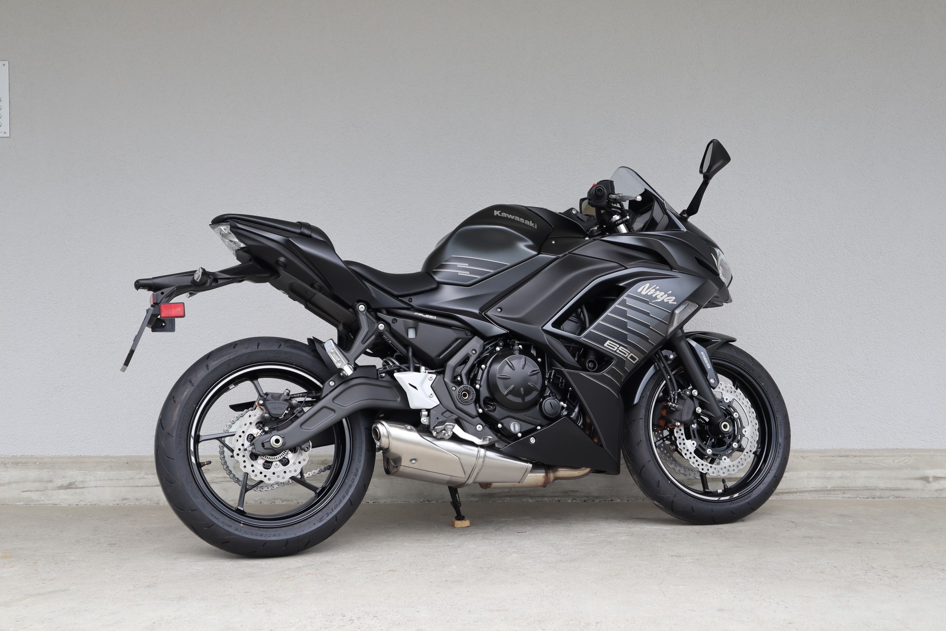 KAWASAKI Ninja 650-showroom-element-2