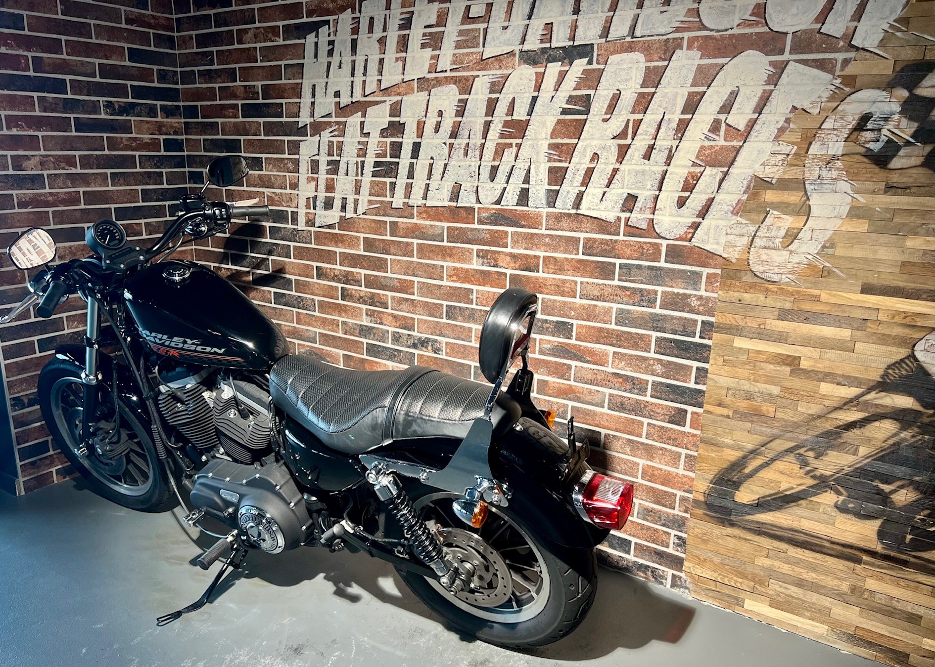 HARLEY-DAVIDSON XL 883 R Sportster Roadster Injection-showroom-element-3