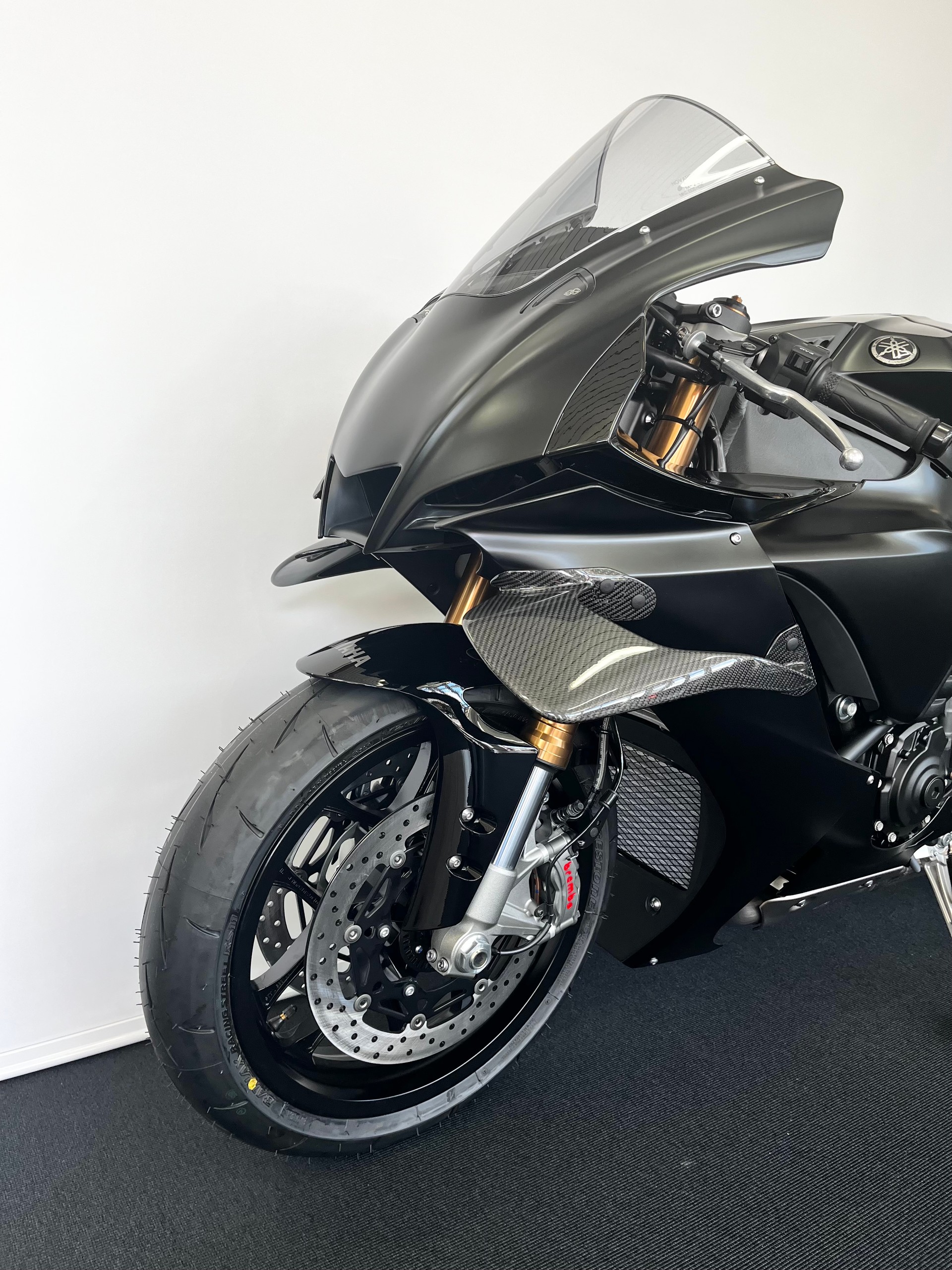 YAMAHA YZF-R1 ABS-image-2