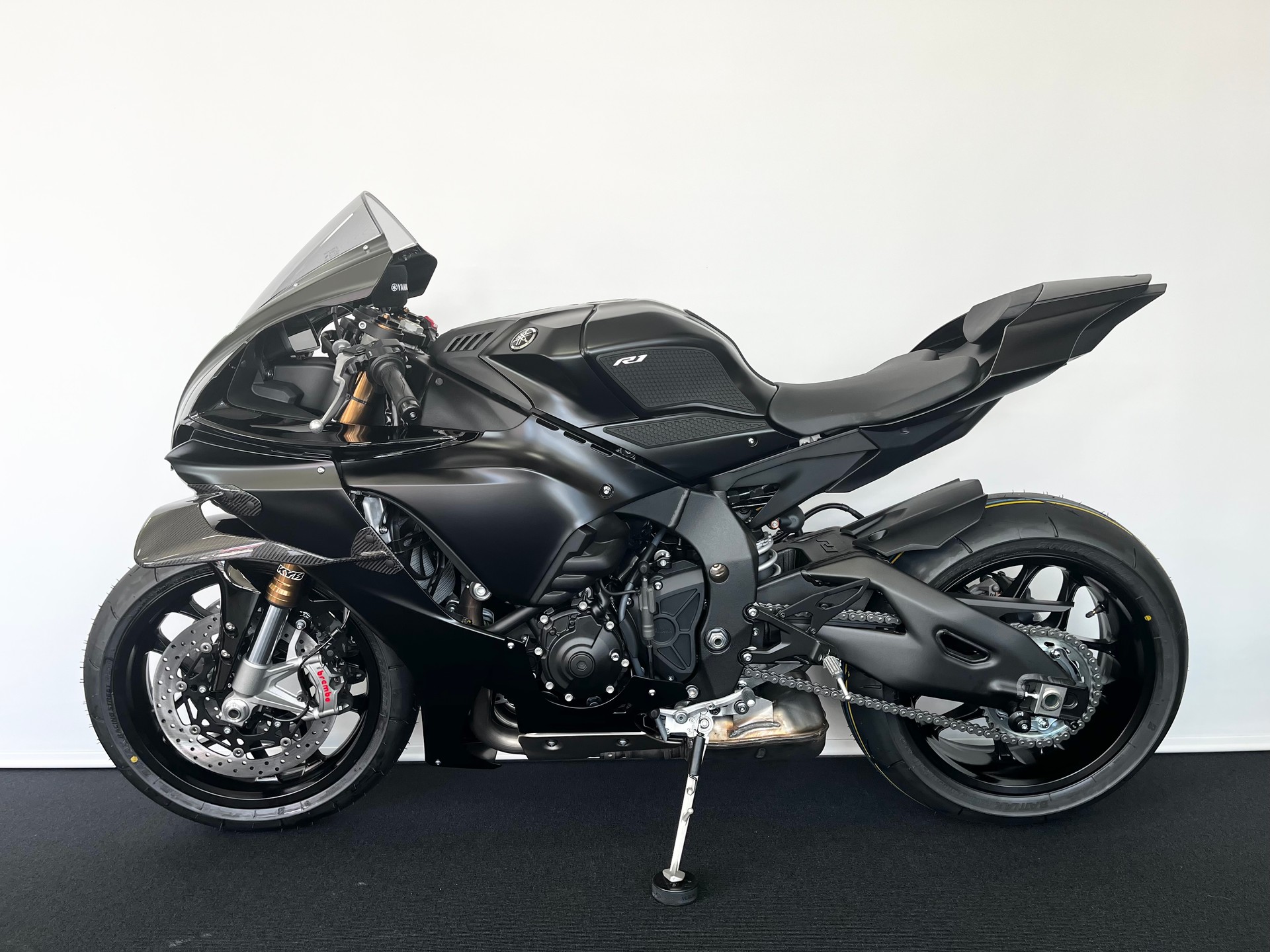 YAMAHA YZF-R1 ABS-image-1