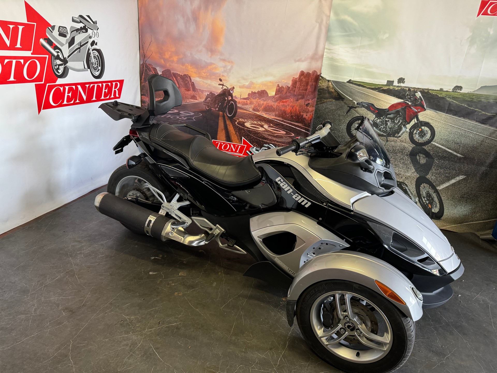 CAN-AM Spyder-image-4